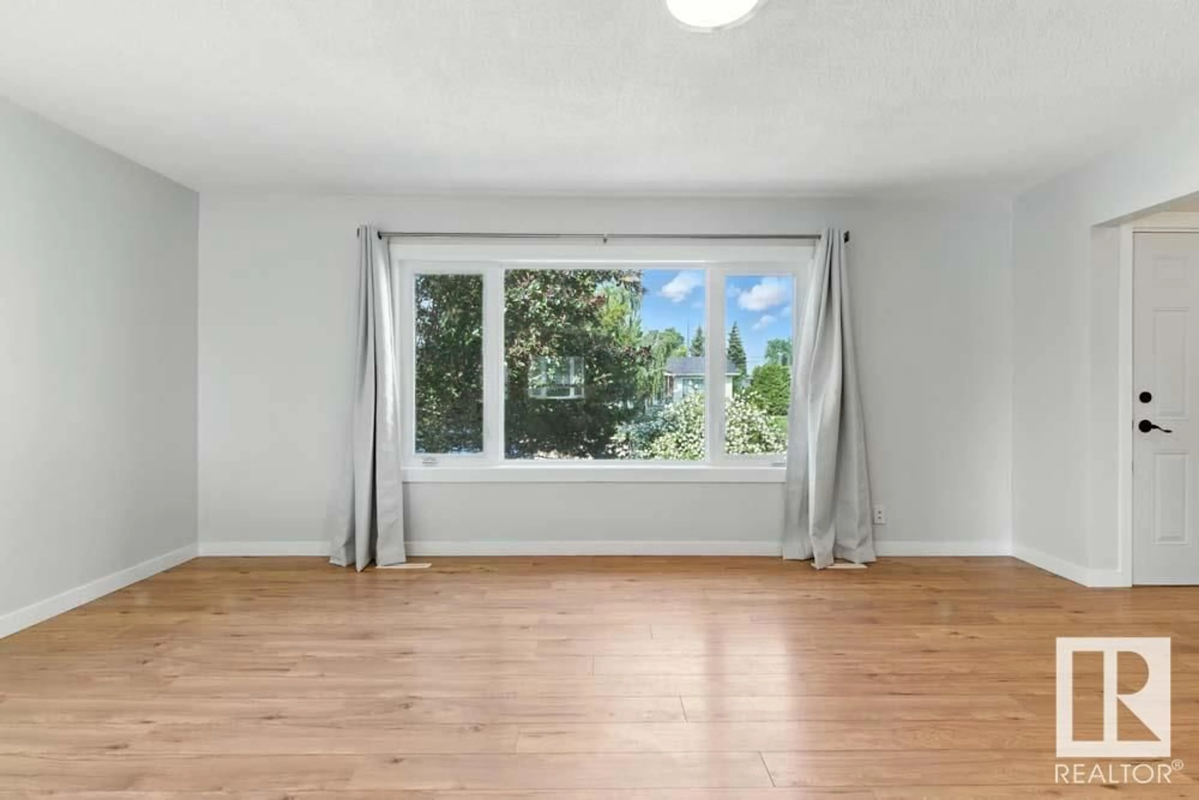 A pic of a room for 8023 134A AV, Edmonton Alberta T5C2G8