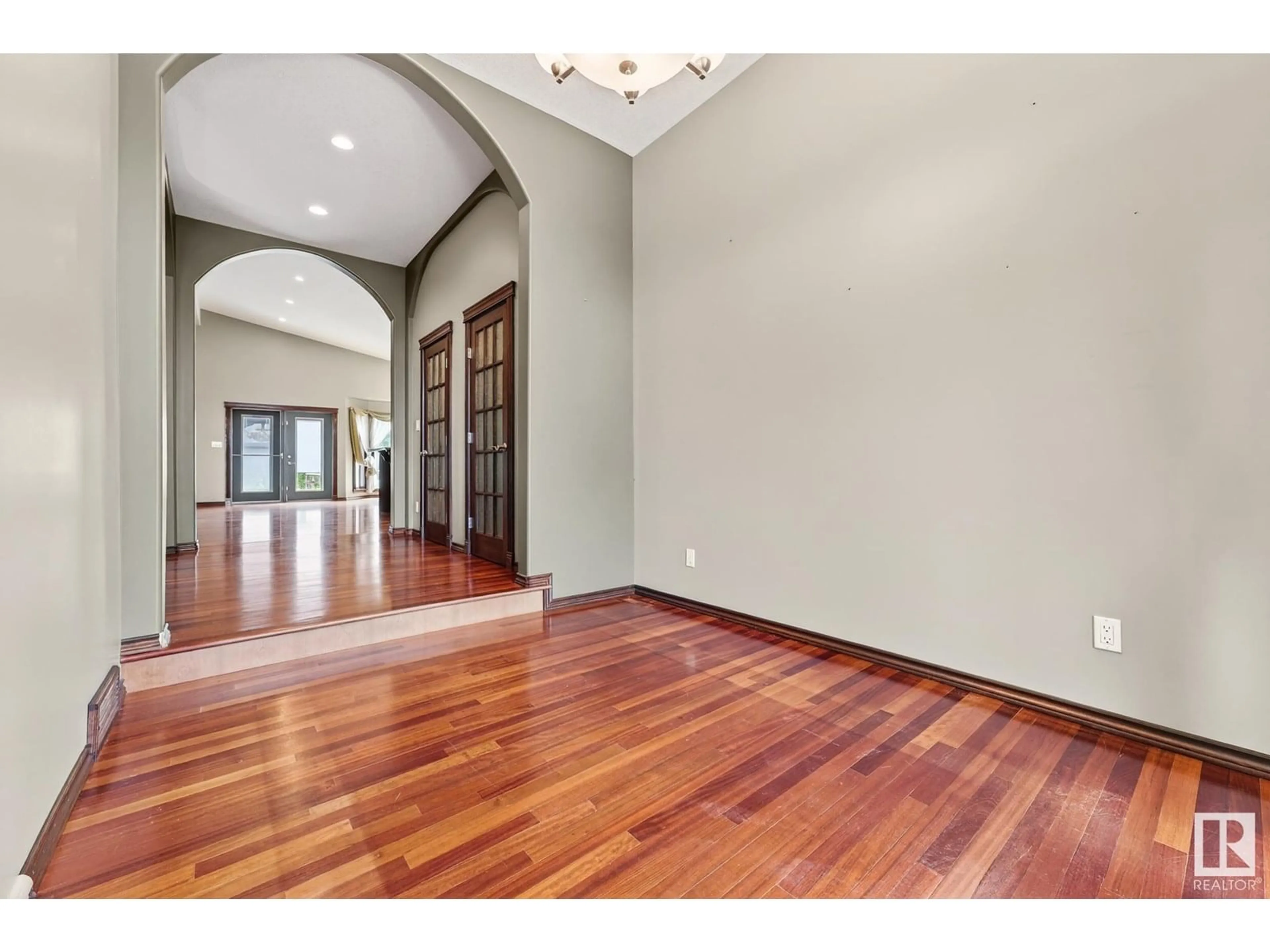 Indoor entryway for 112 ACACIA CO, Sherwood Park Alberta T8A1K6