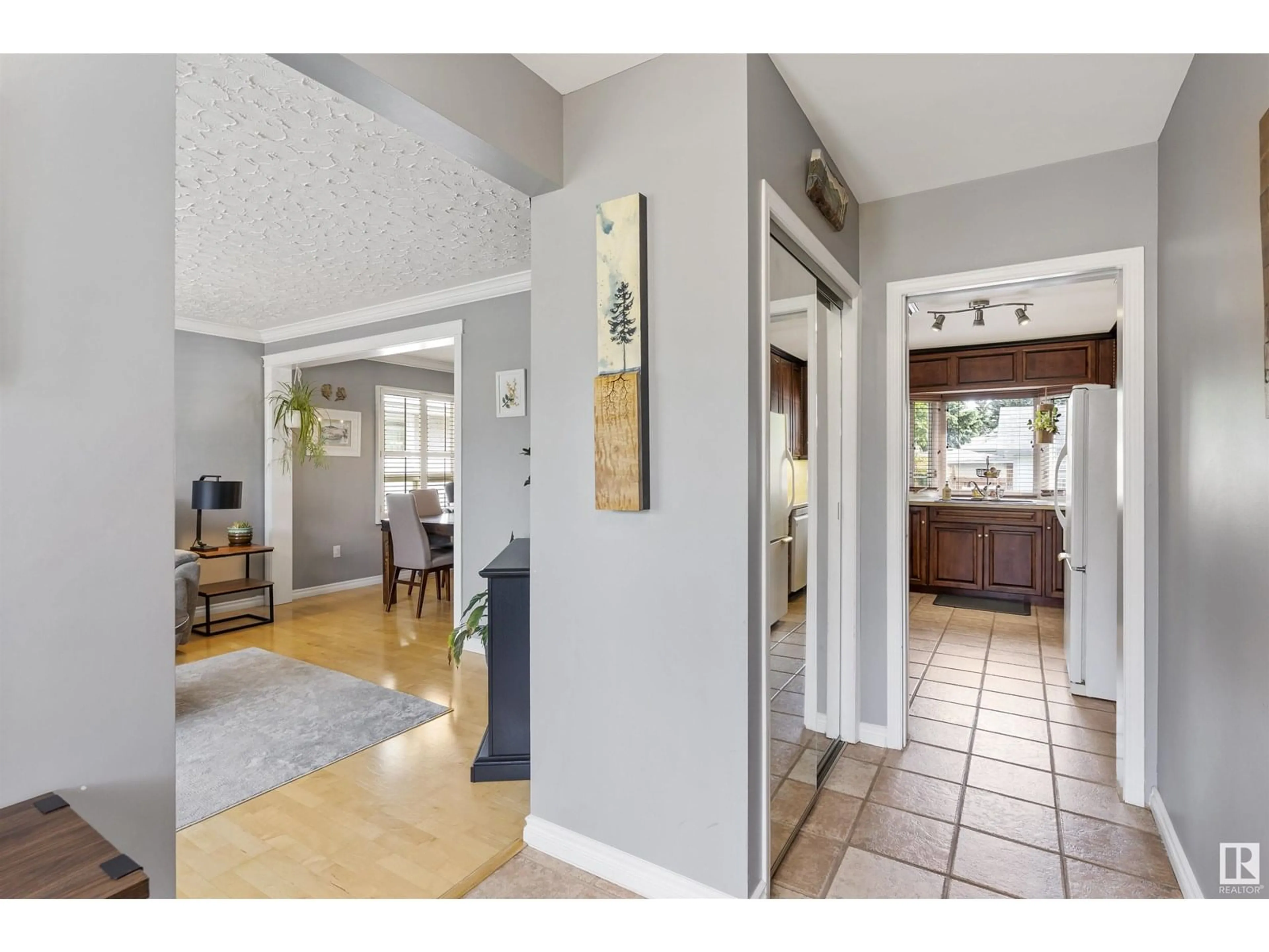 Indoor entryway for 11443 37A AV, Edmonton Alberta T5J0J6