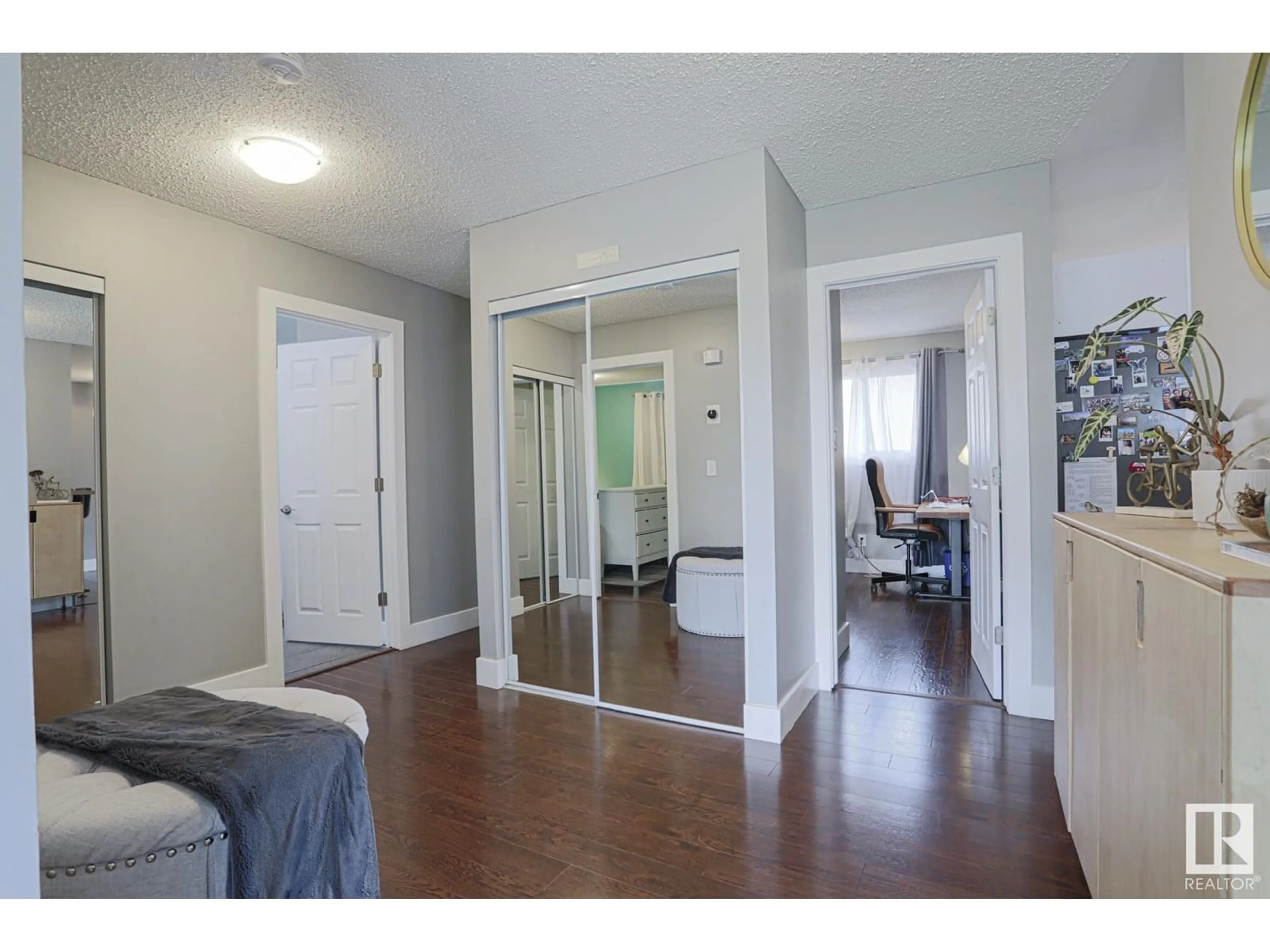 Indoor entryway for NW - 16440 116 ST, Edmonton Alberta T5X3T8