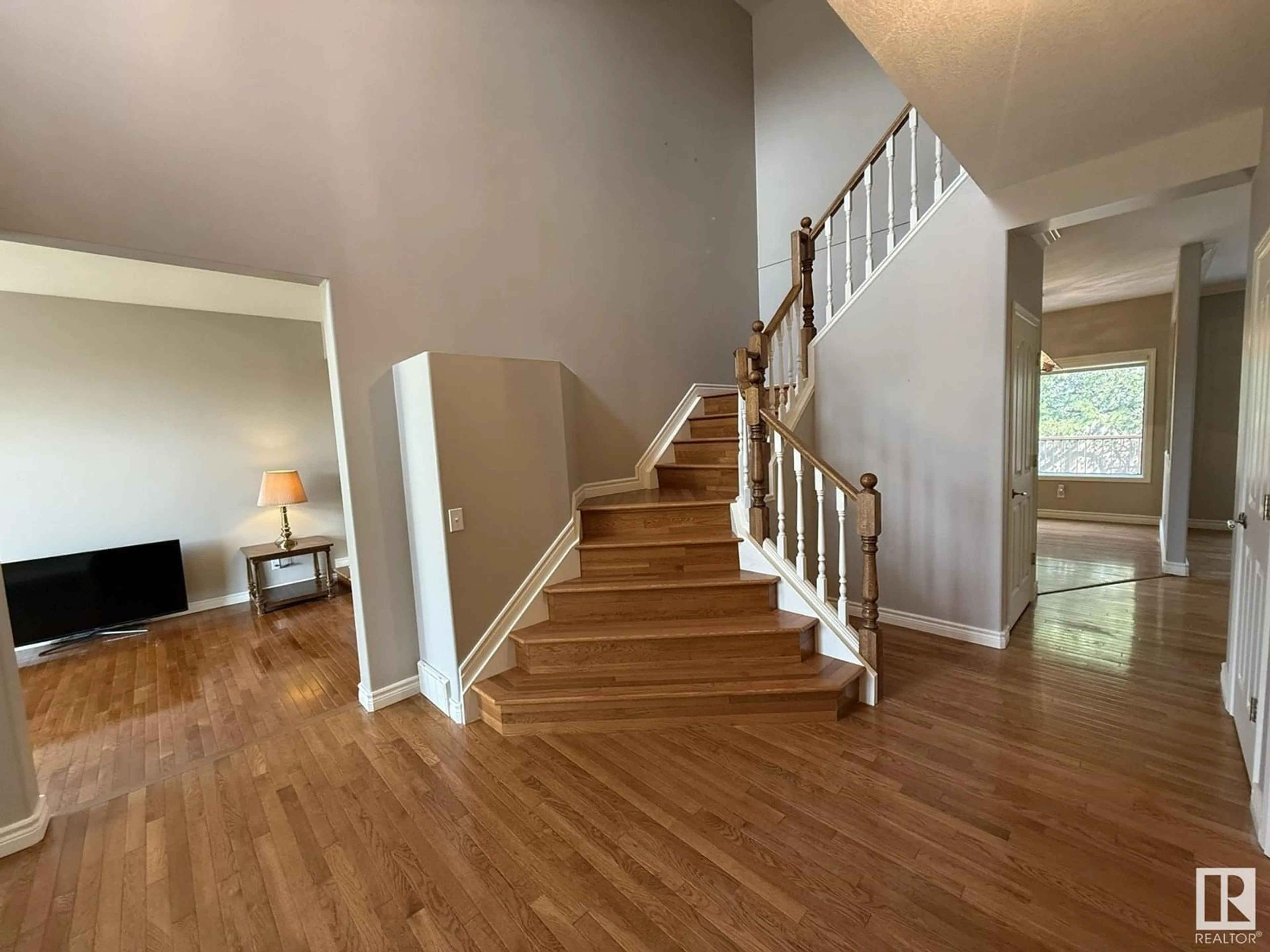 Unknown for 520 TWIN BROOKS BAY BA, Edmonton Alberta T6J6W6