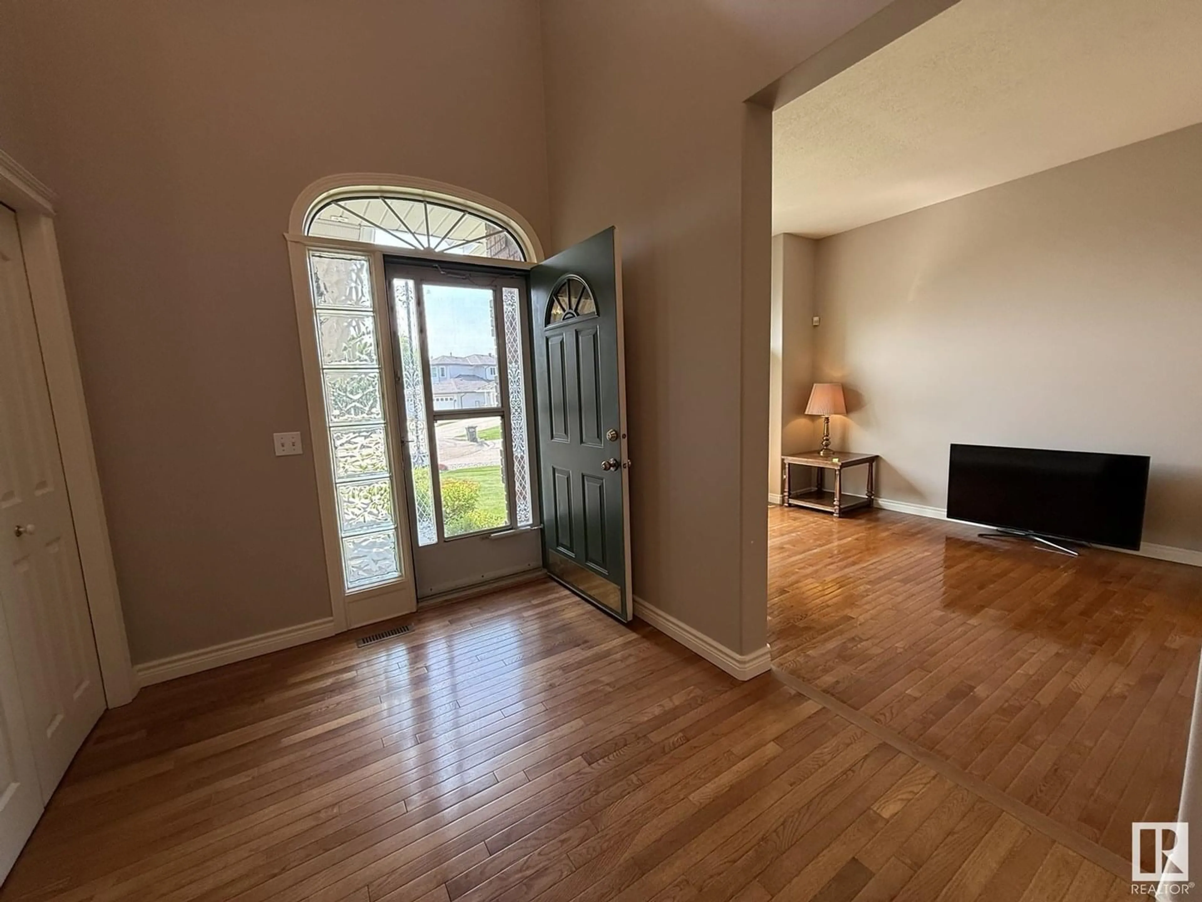 Unknown for 520 TWIN BROOKS BAY BA, Edmonton Alberta T6J6W6