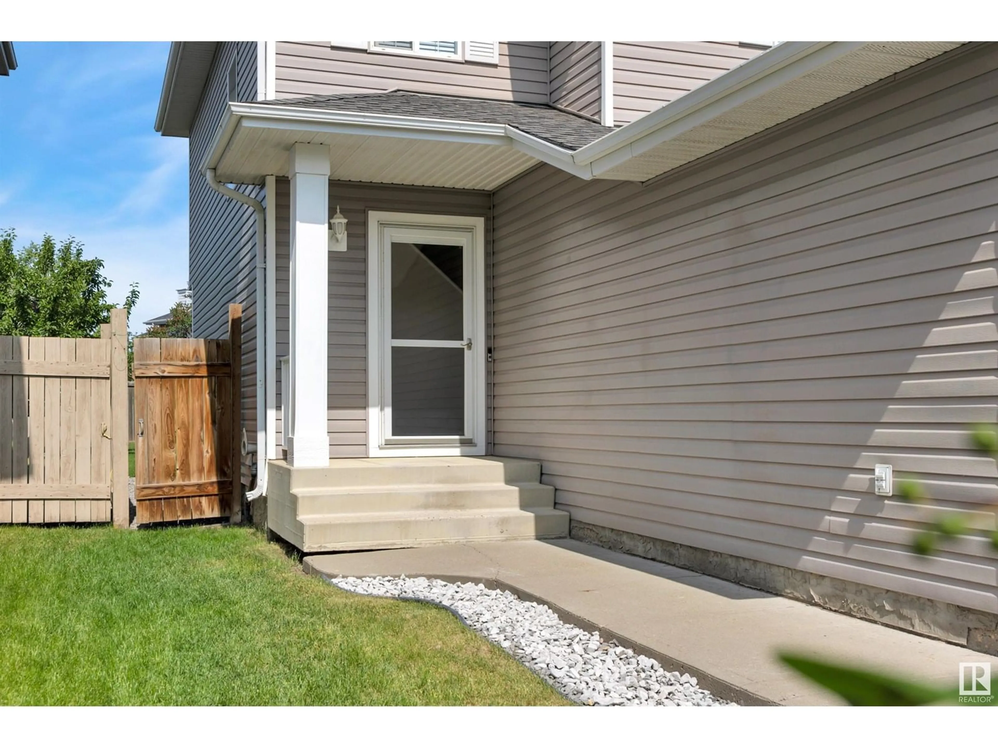 Unknown for 8750 5 AV, Edmonton Alberta T6X1E2
