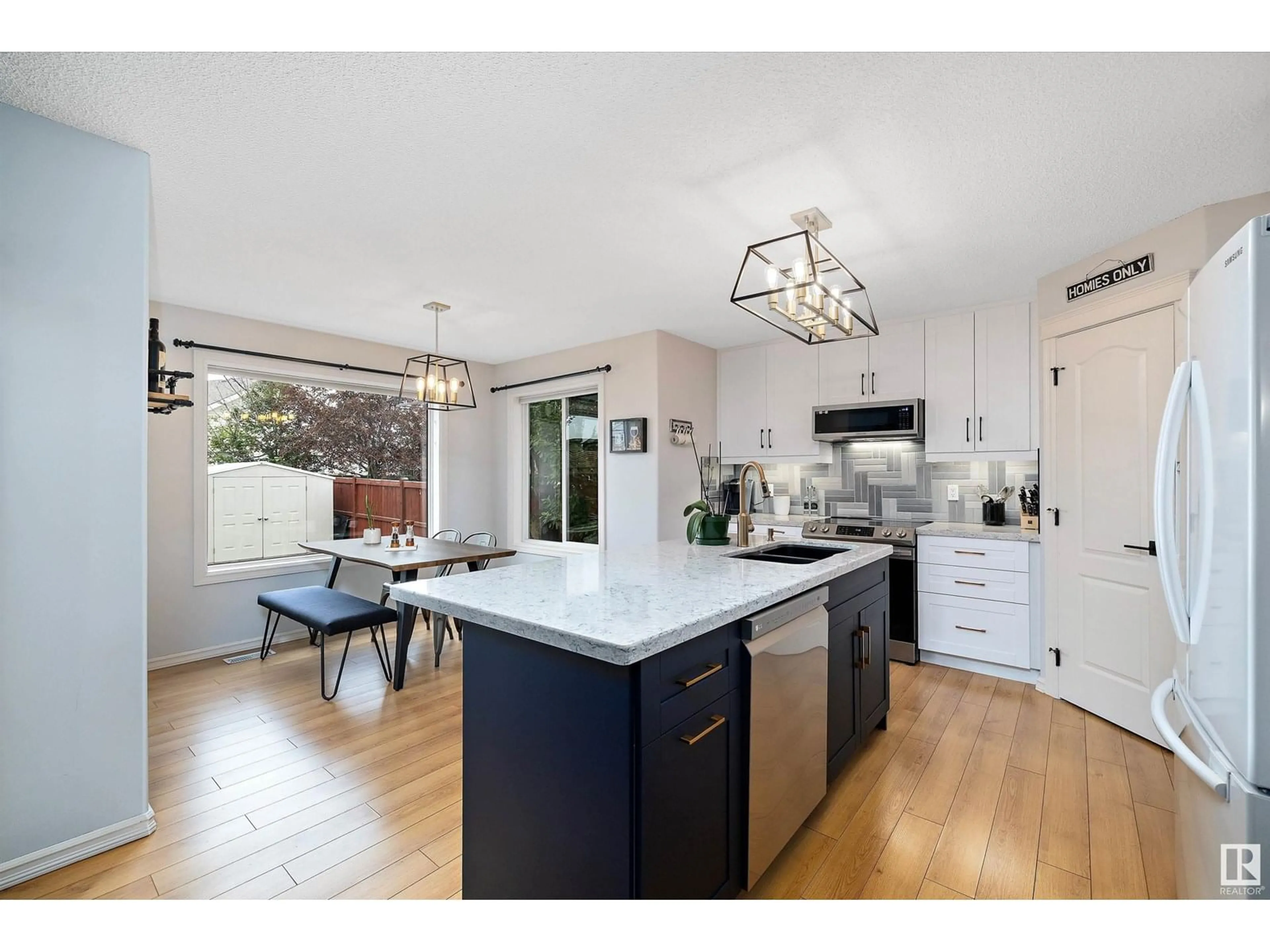 Open concept kitchen, unknown for 65 CHRISTINA CL, Sherwood Park Alberta T8H2G7
