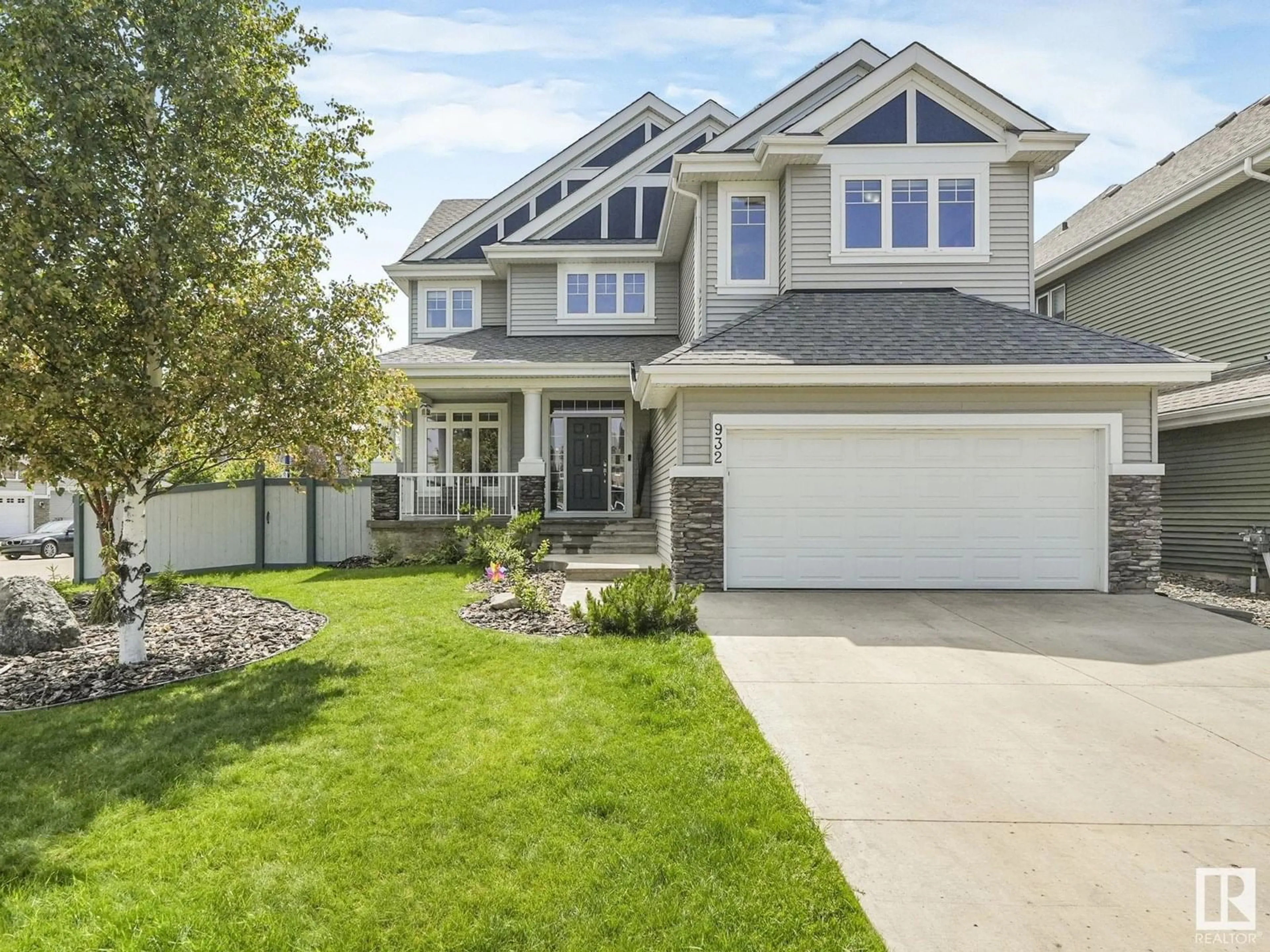 Home with vinyl exterior material, street for SW SW - 932 SUMMERSIDE LI, Edmonton Alberta T6X1B2