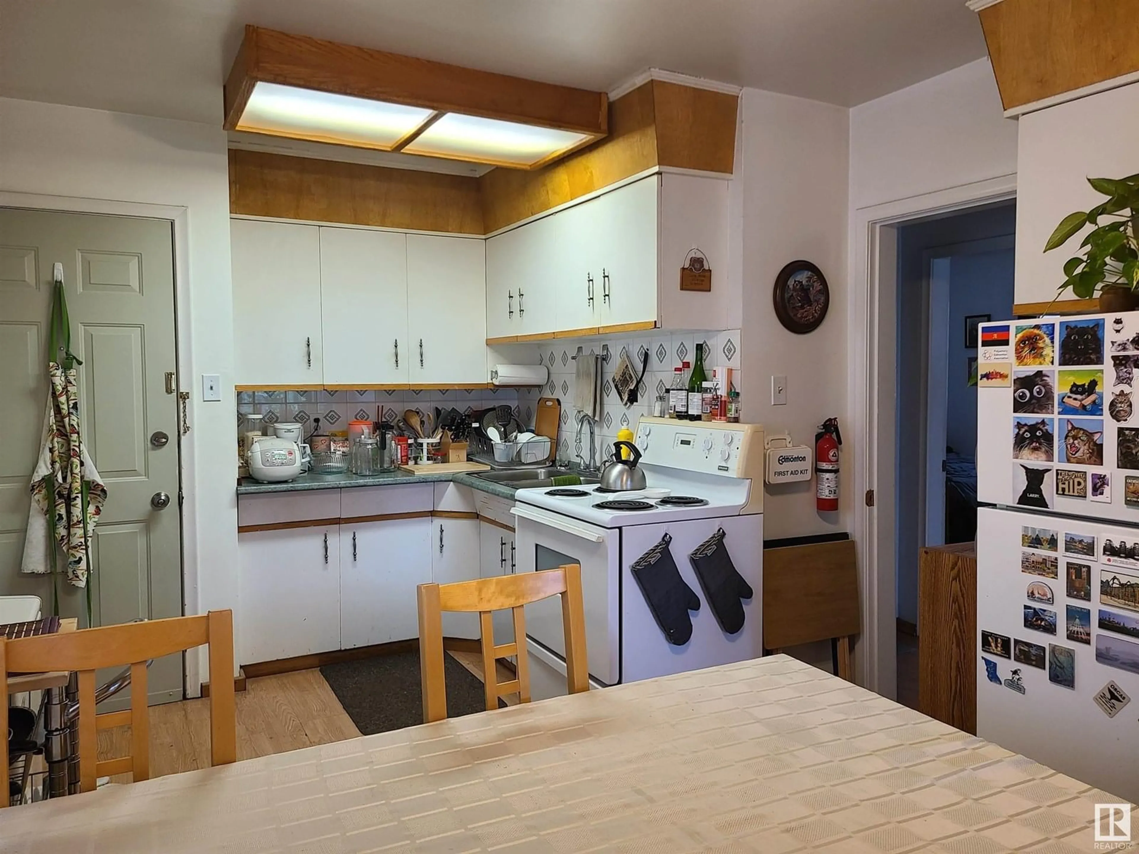 Standard kitchen, unknown for 10115 83 AV, Edmonton Alberta T6E2C5