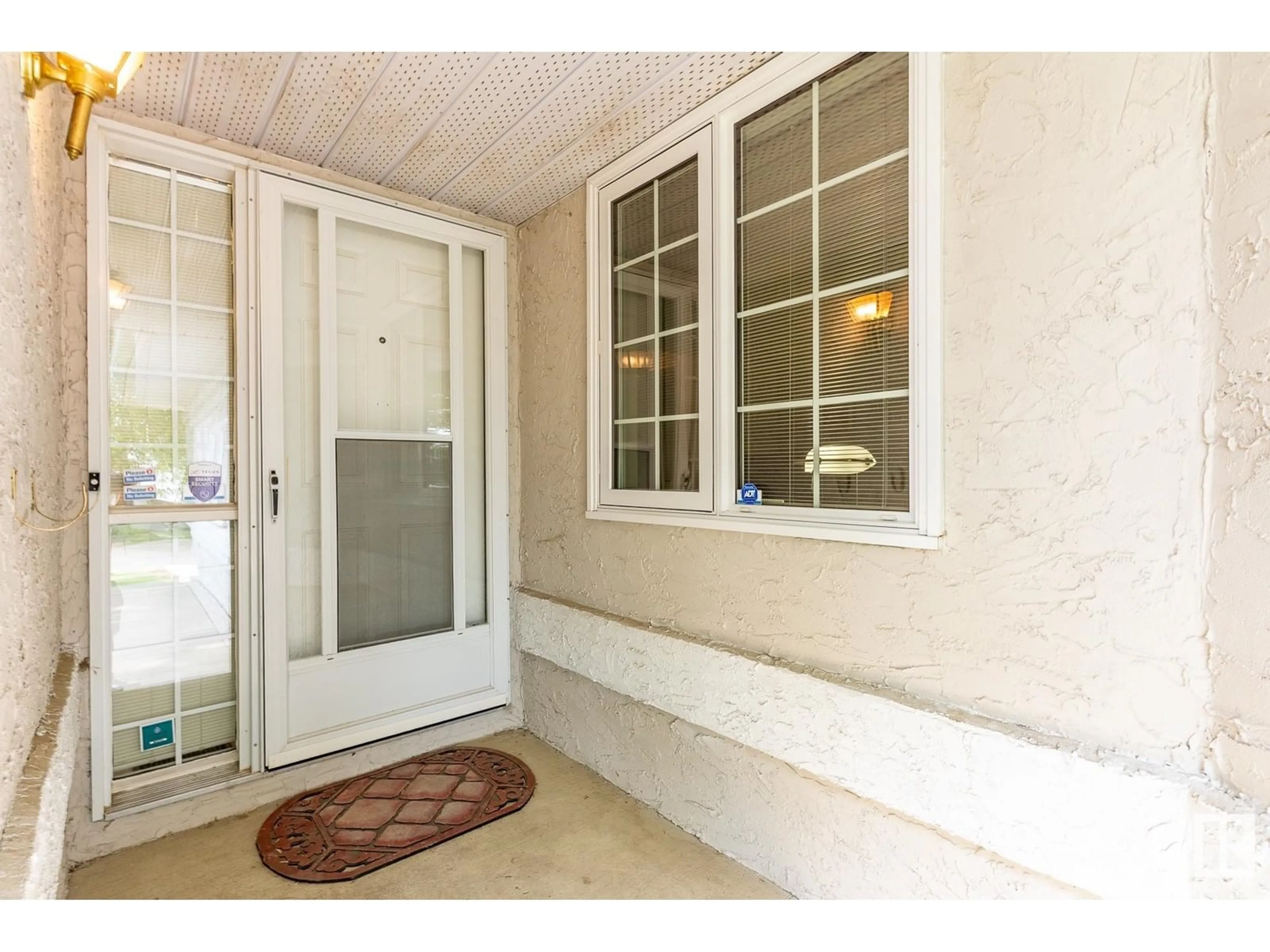 Indoor entryway for 129 IRONWOOD PL, Edmonton Alberta T6J6R4