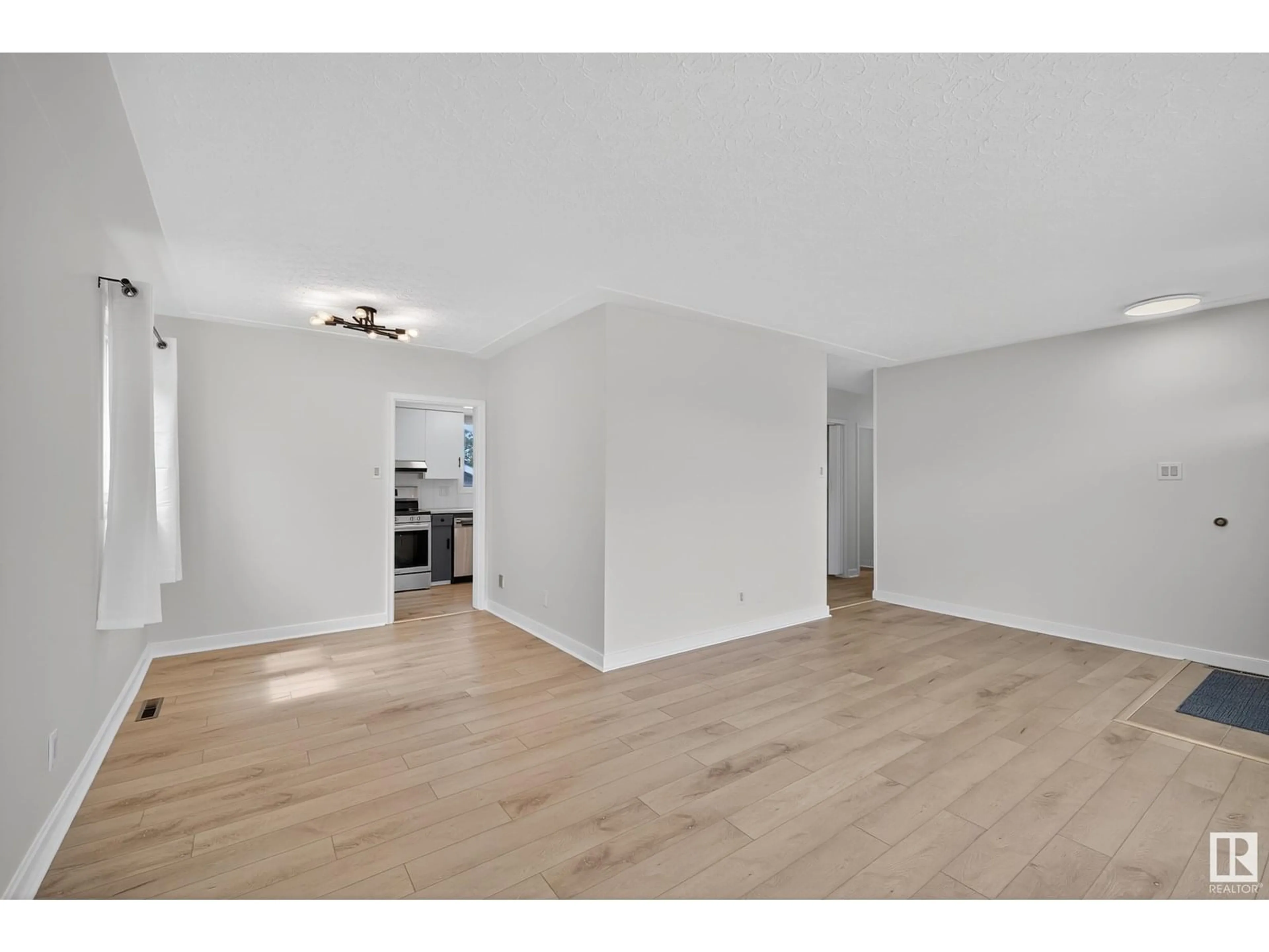 A pic of a room for 8306 156 ST, Edmonton Alberta T5R1Y4