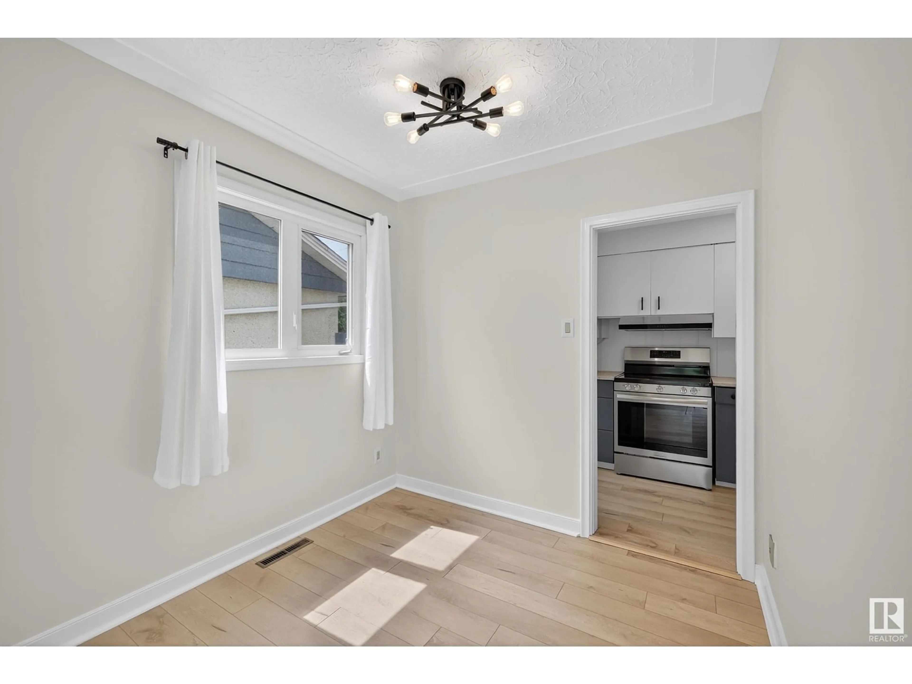 A pic of a room for 8306 156 ST, Edmonton Alberta T5R1Y4