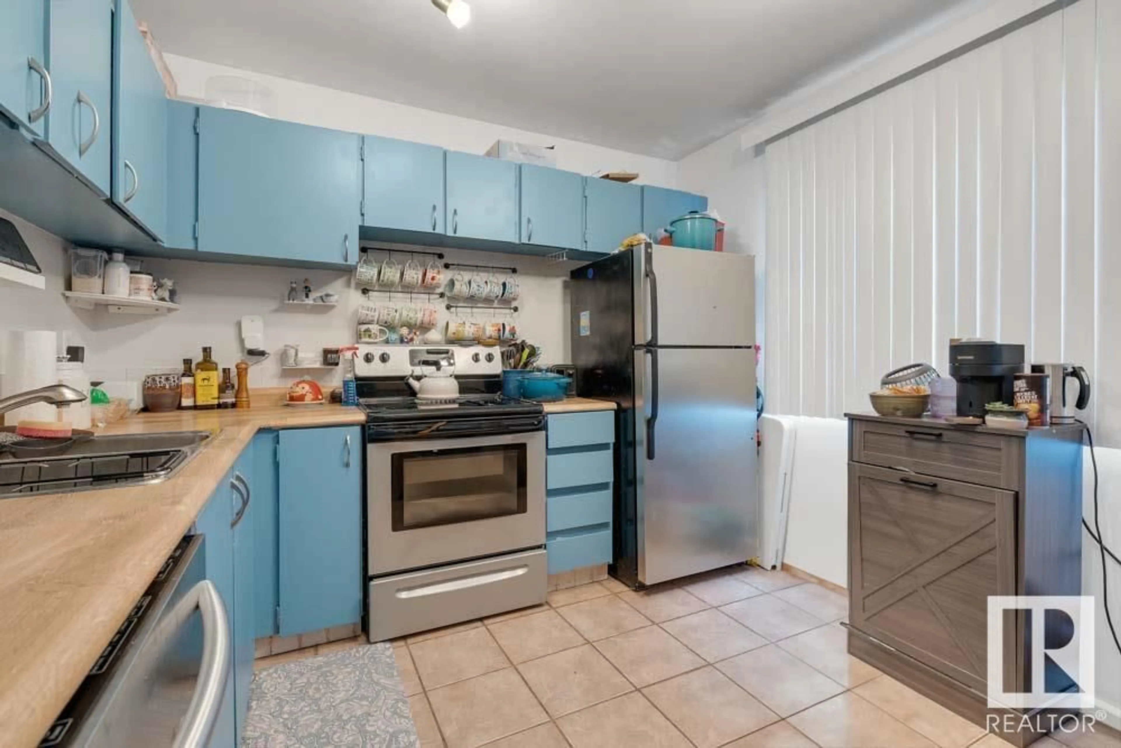 Standard kitchen, unknown for NW - 14609 55 ST, Edmonton Alberta T5A4L7