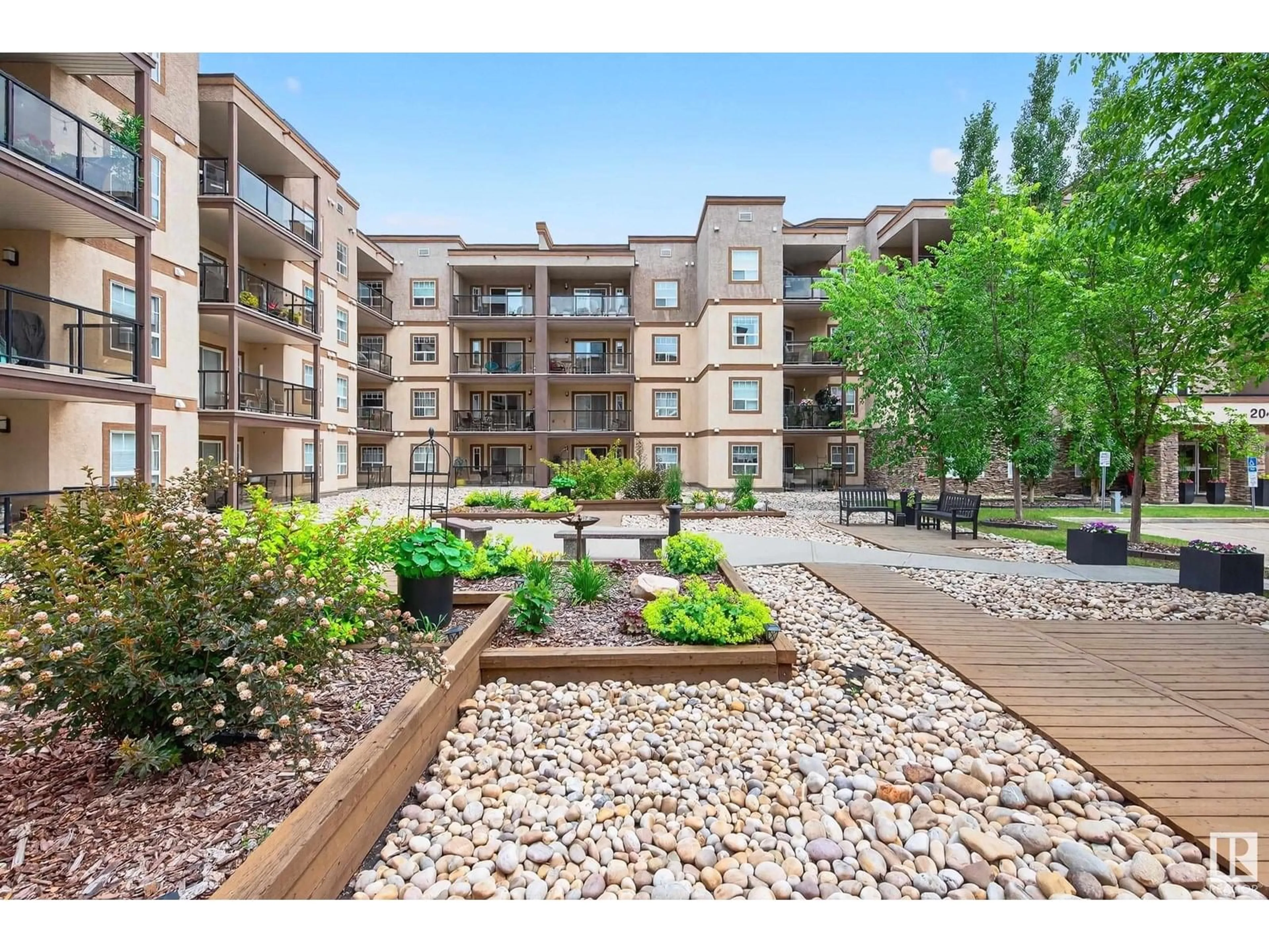 Patio, unknown for #125 - 2045 GRANTHAM CO, Edmonton Alberta T5T3X6
