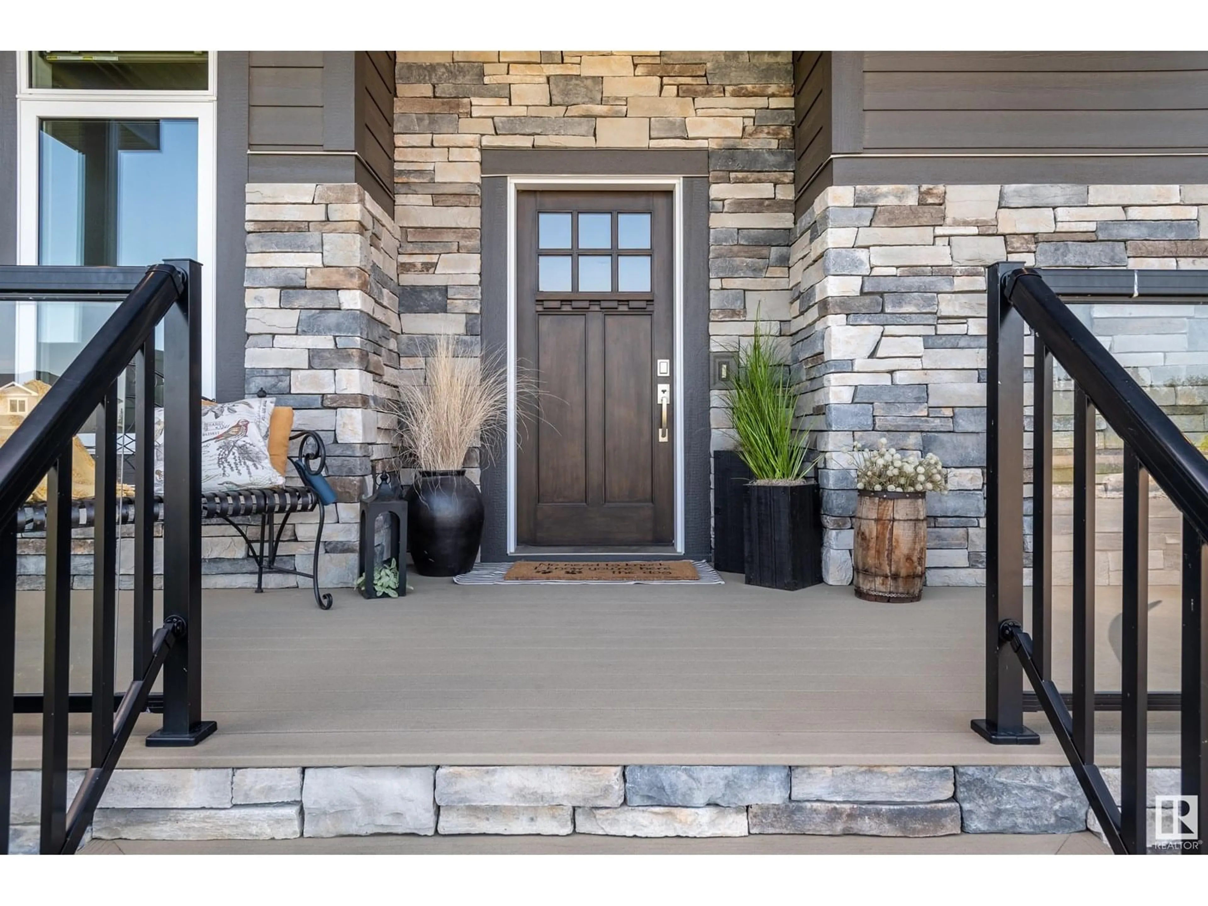 Indoor entryway for 41 - 26409 TWP ROAD 532 A, Rural Parkland County Alberta T7X0W7