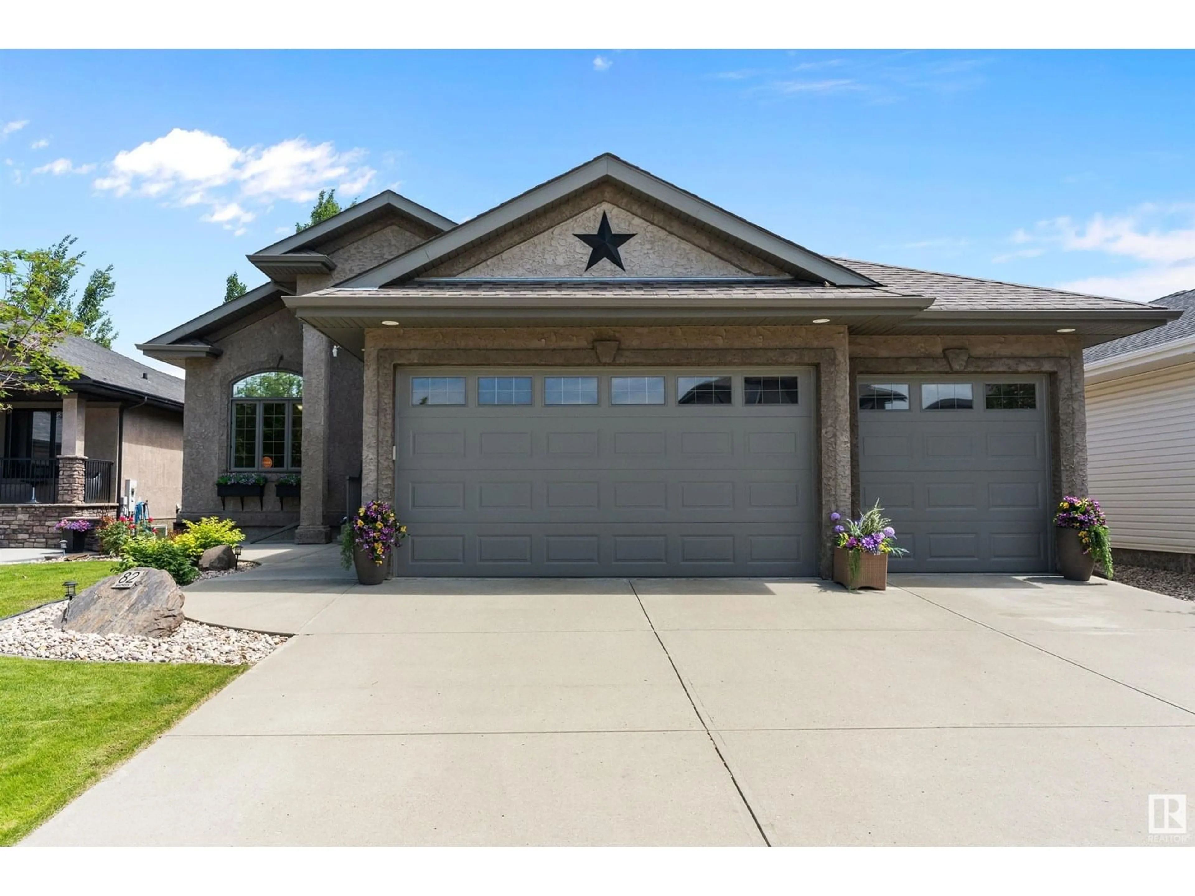 Indoor garage for 82 SHORES DR, Leduc Alberta T9E8N7
