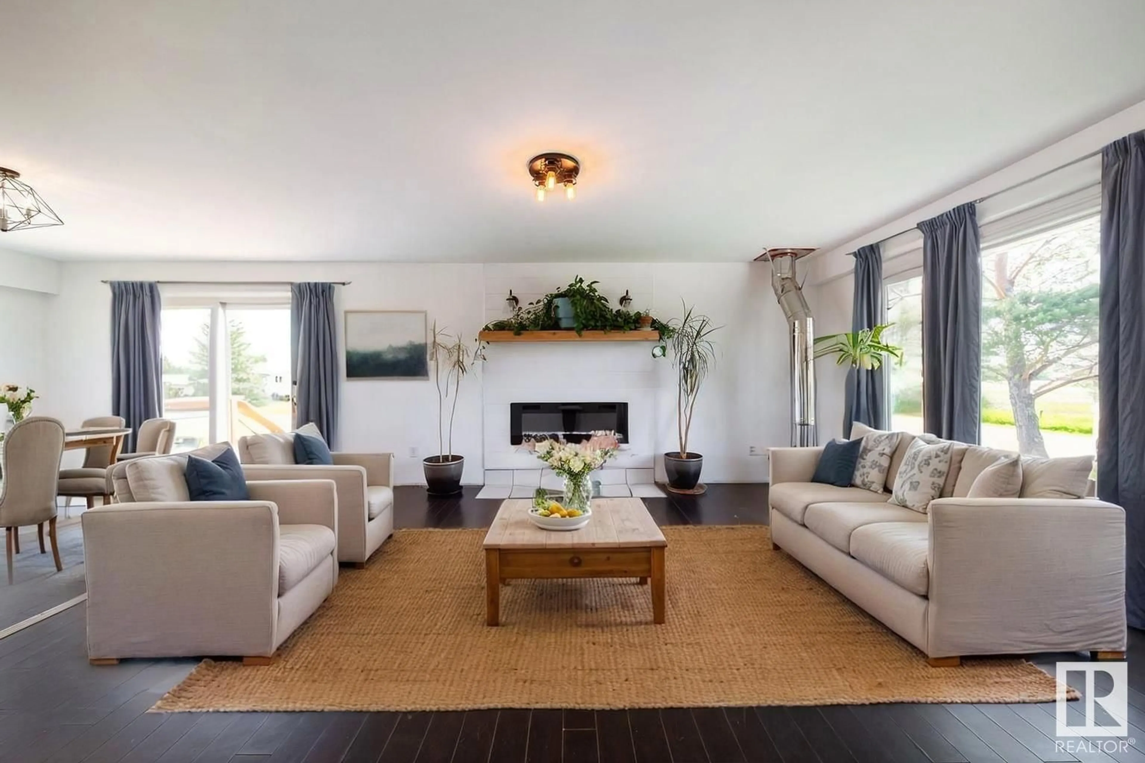 Living room with furniture, unknown for 420 KENNEDY CR, Thorhild Alberta T0A3J0
