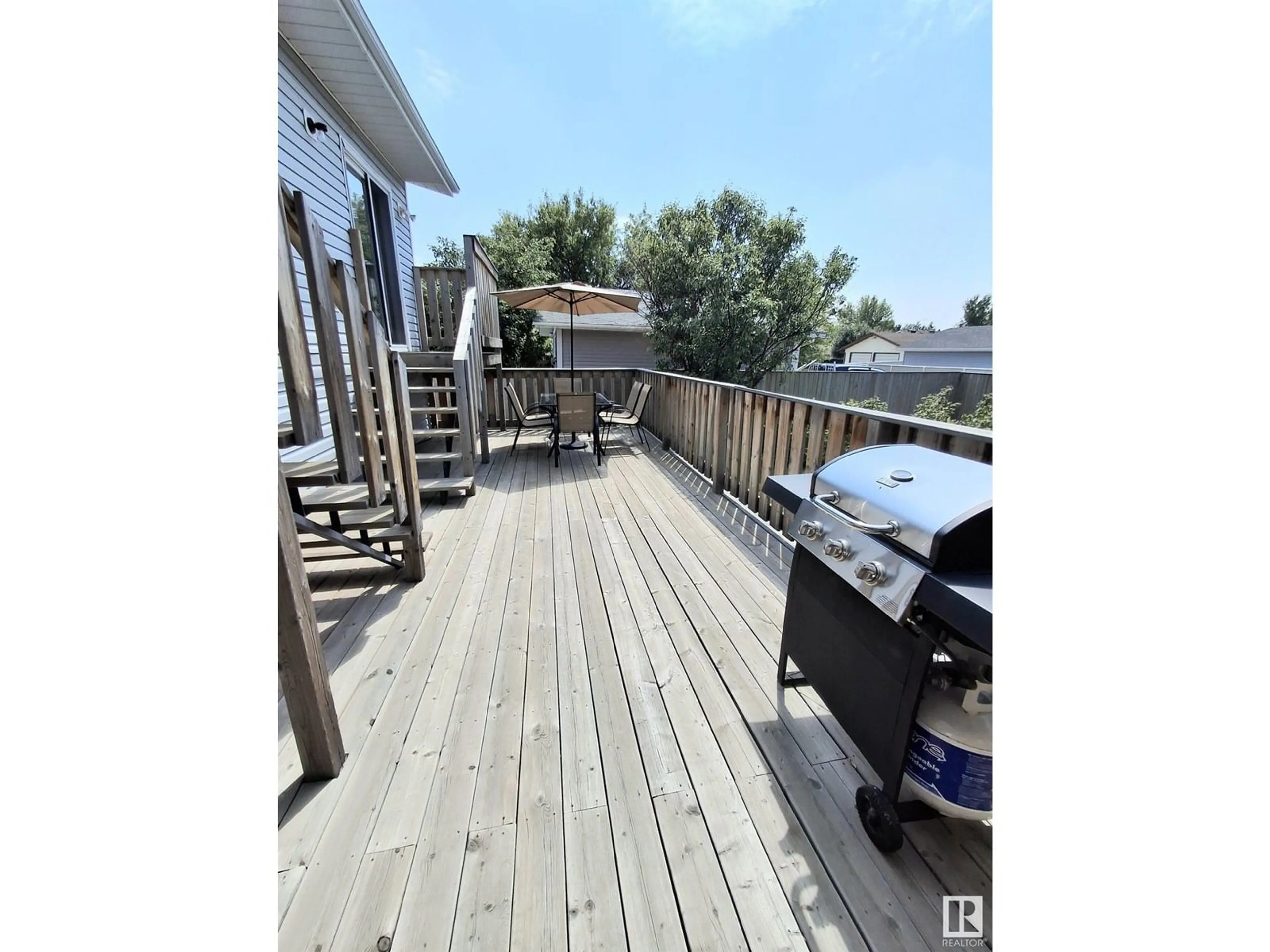 Patio, water/lake/river/ocean view for 5914 52 ST, Vegreville Alberta T9C1J1