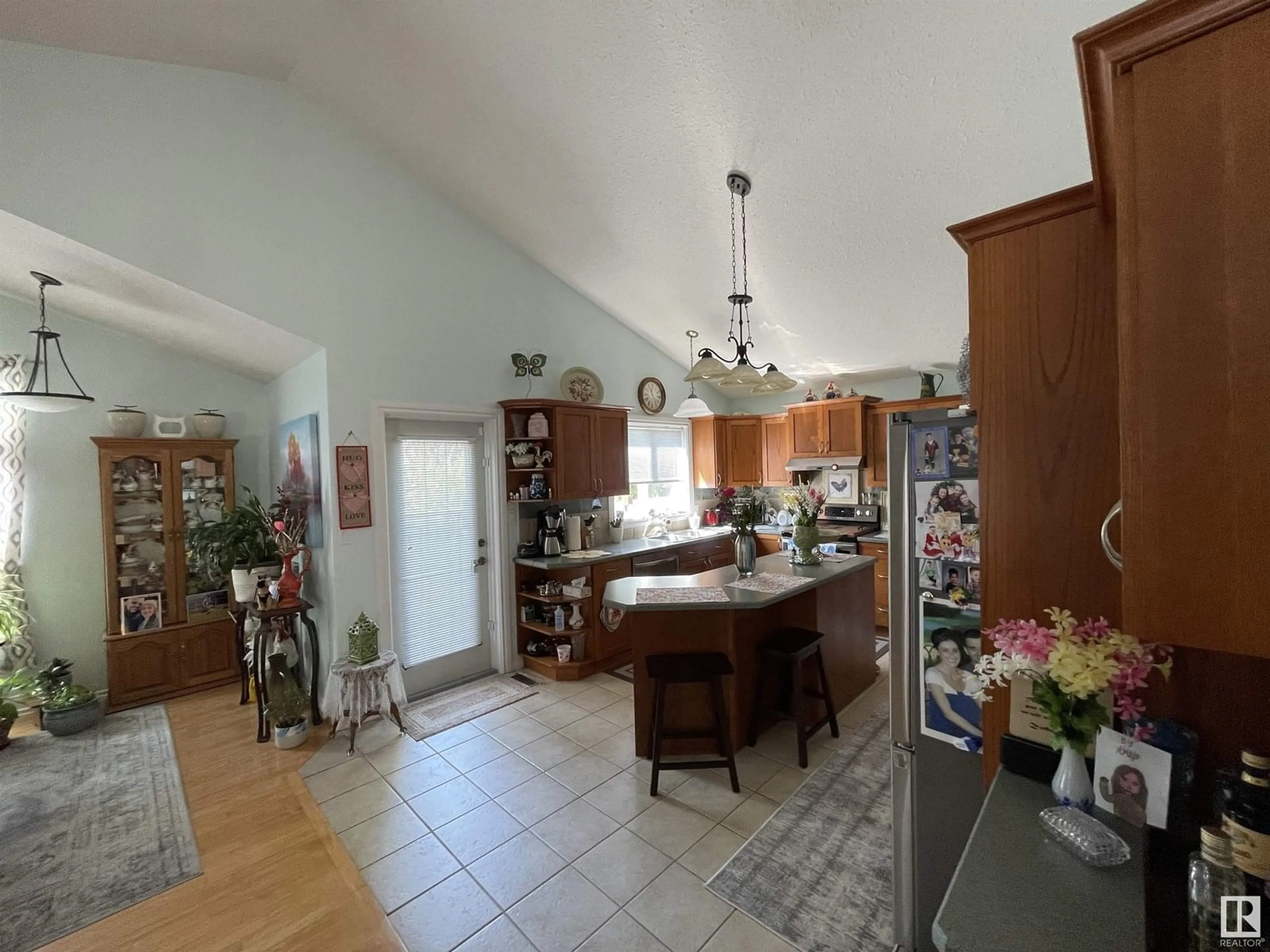 Open concept kitchen, unknown for 408 DAVENPORT DR, Sherwood Park Alberta T8H2E6