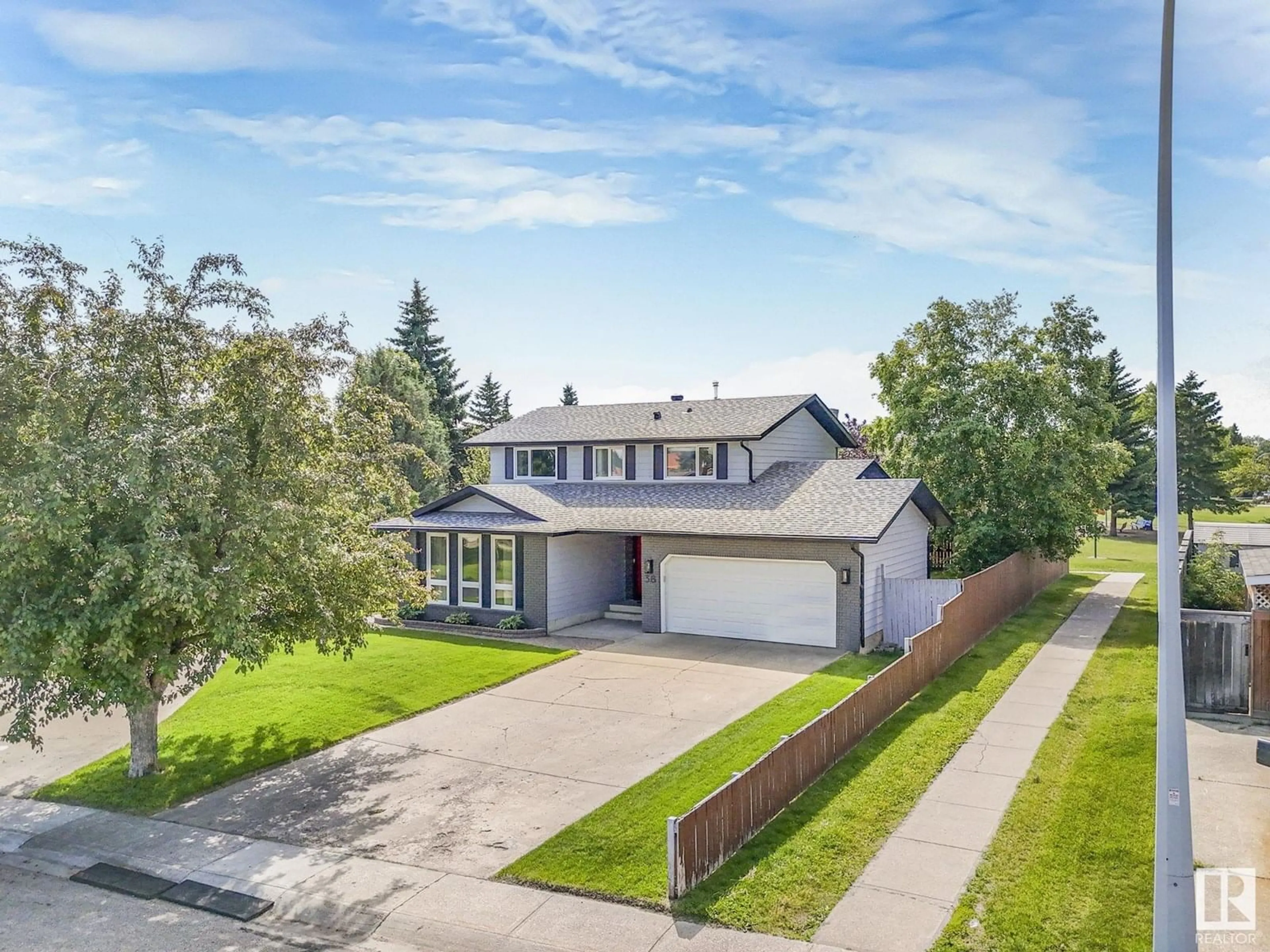 A pic from outside/outdoor area/front of a property/back of a property/a pic from drone, street for 38 MELROSE PL, Sherwood Park Alberta T8A3T7