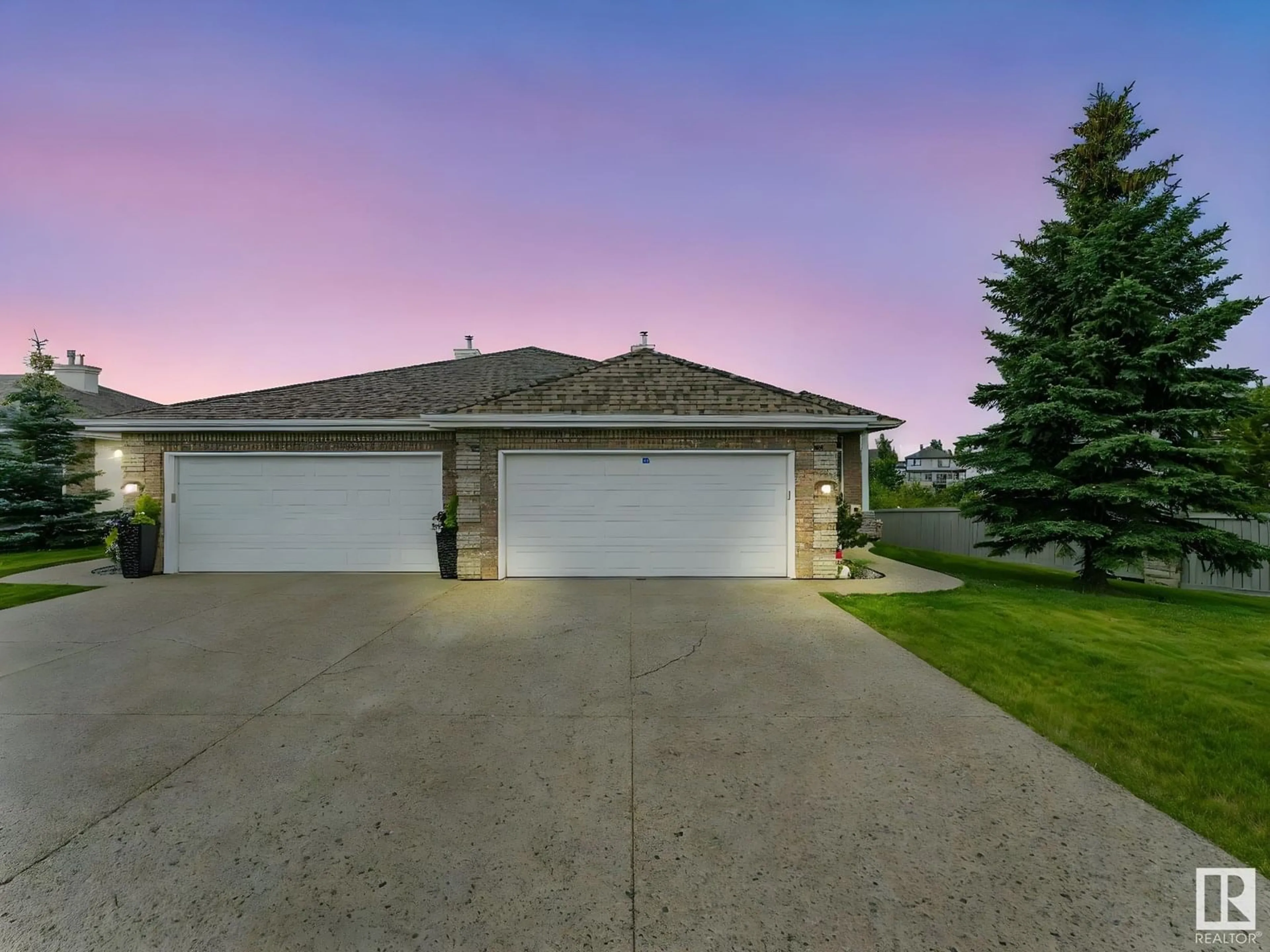 A pic from outside/outdoor area/front of a property/back of a property/a pic from drone, street for 6604 SANDIN COVE, Edmonton Alberta T6R0G2