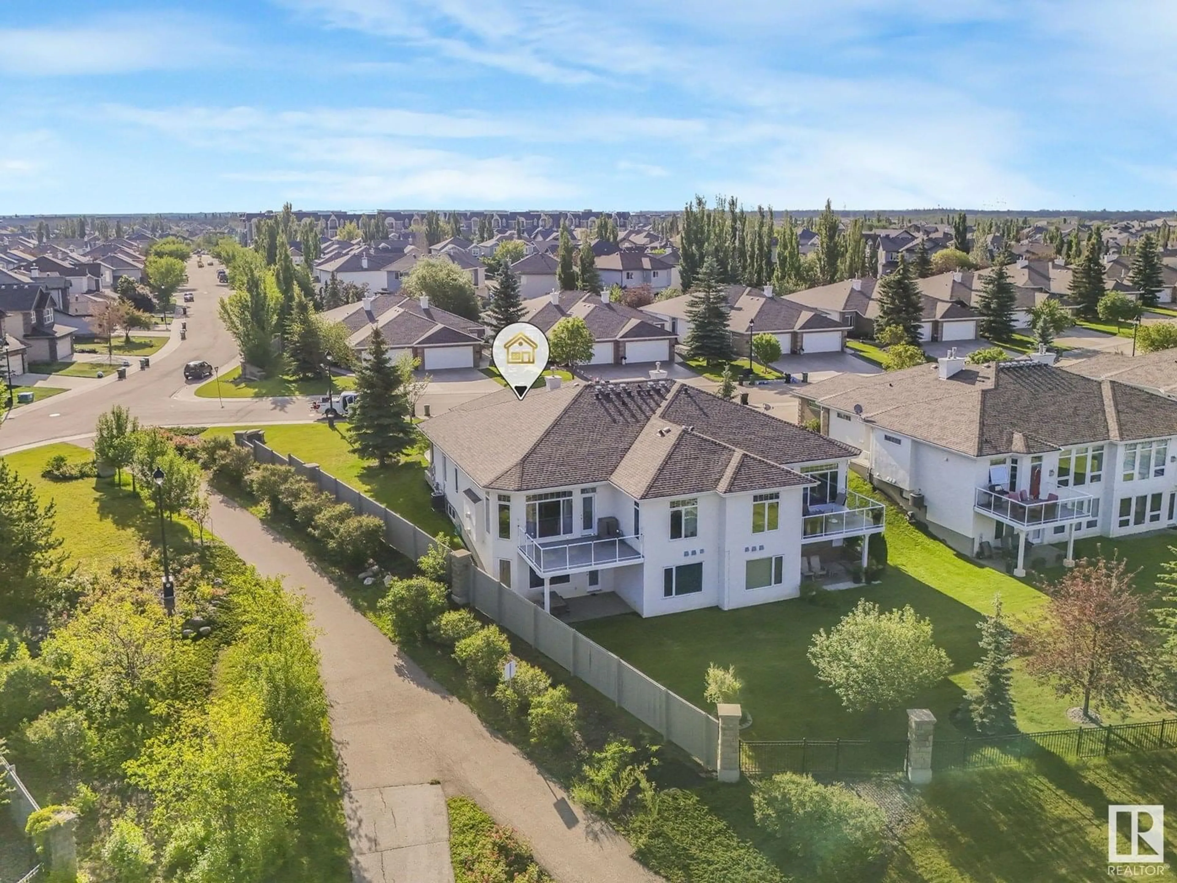 A pic from outside/outdoor area/front of a property/back of a property/a pic from drone, unknown for 6604 SANDIN COVE, Edmonton Alberta T6R0G2
