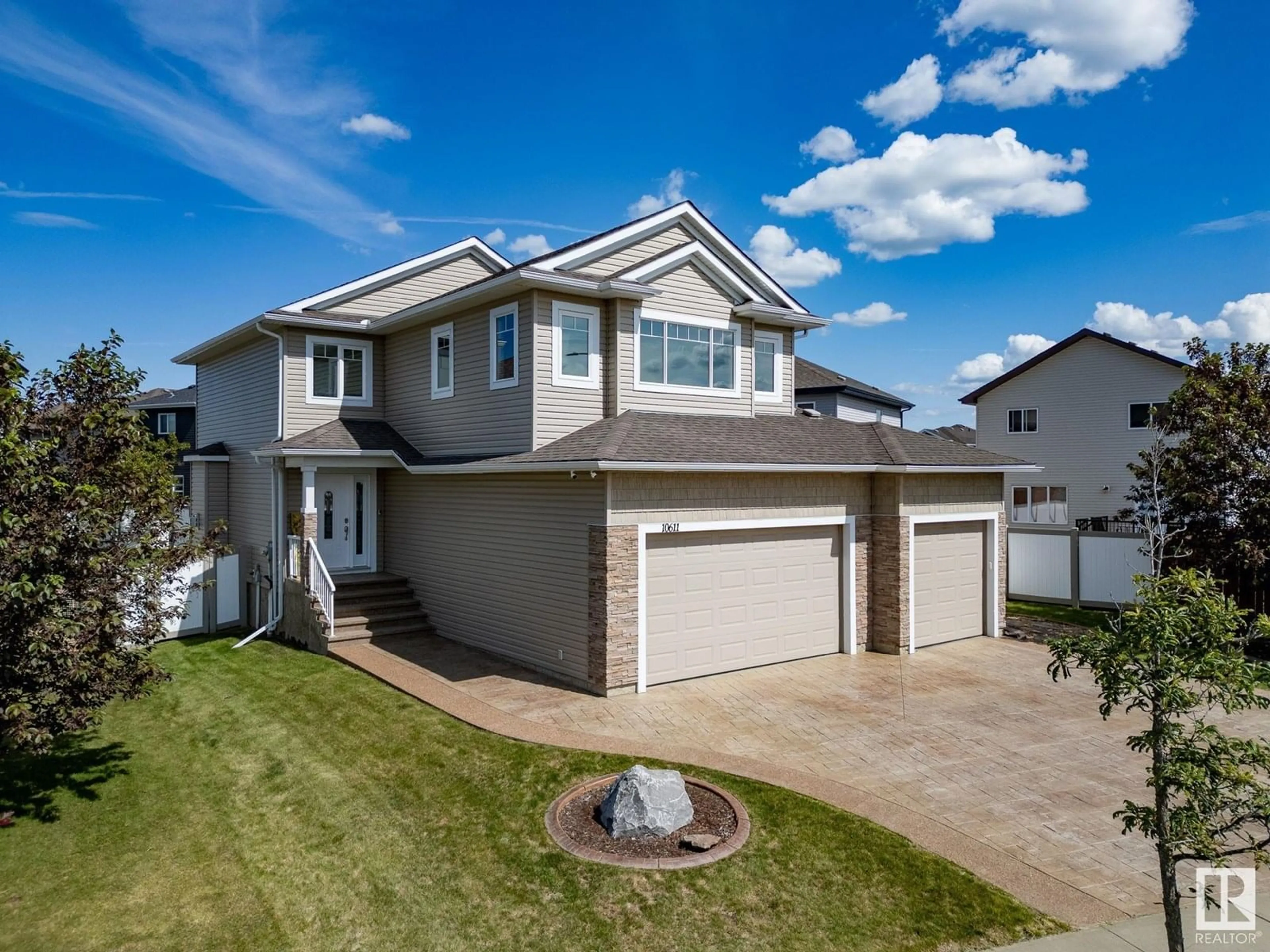 A pic from outside/outdoor area/front of a property/back of a property/a pic from drone, street for 10611 97 ST, Morinville Alberta T8R0B8