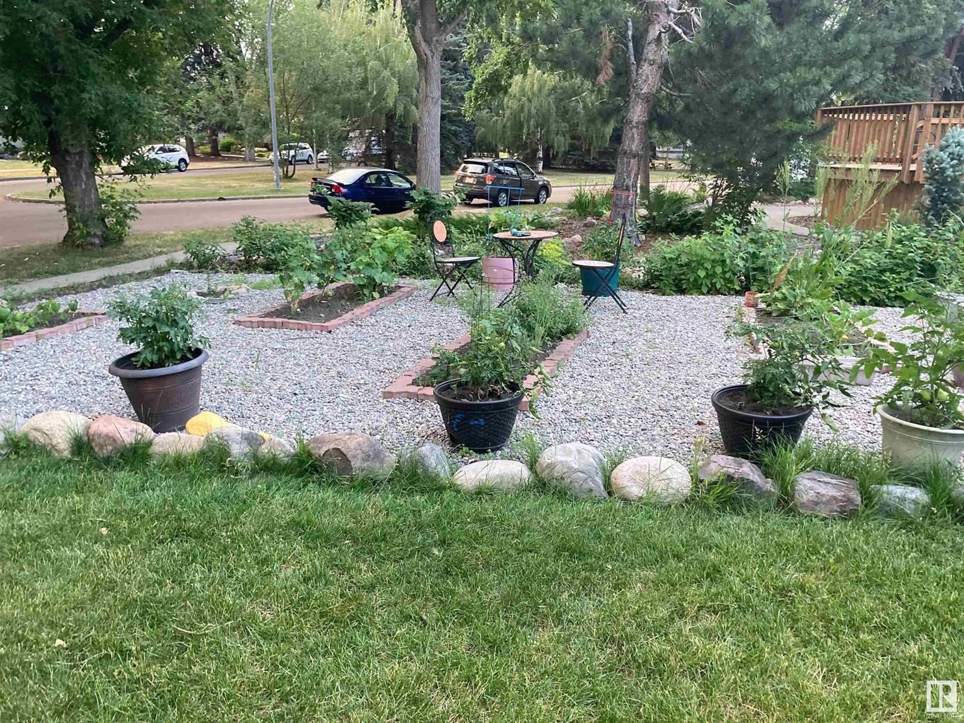 Patio, street for NW - 9513 81 ST, Edmonton Alberta T6C2W4