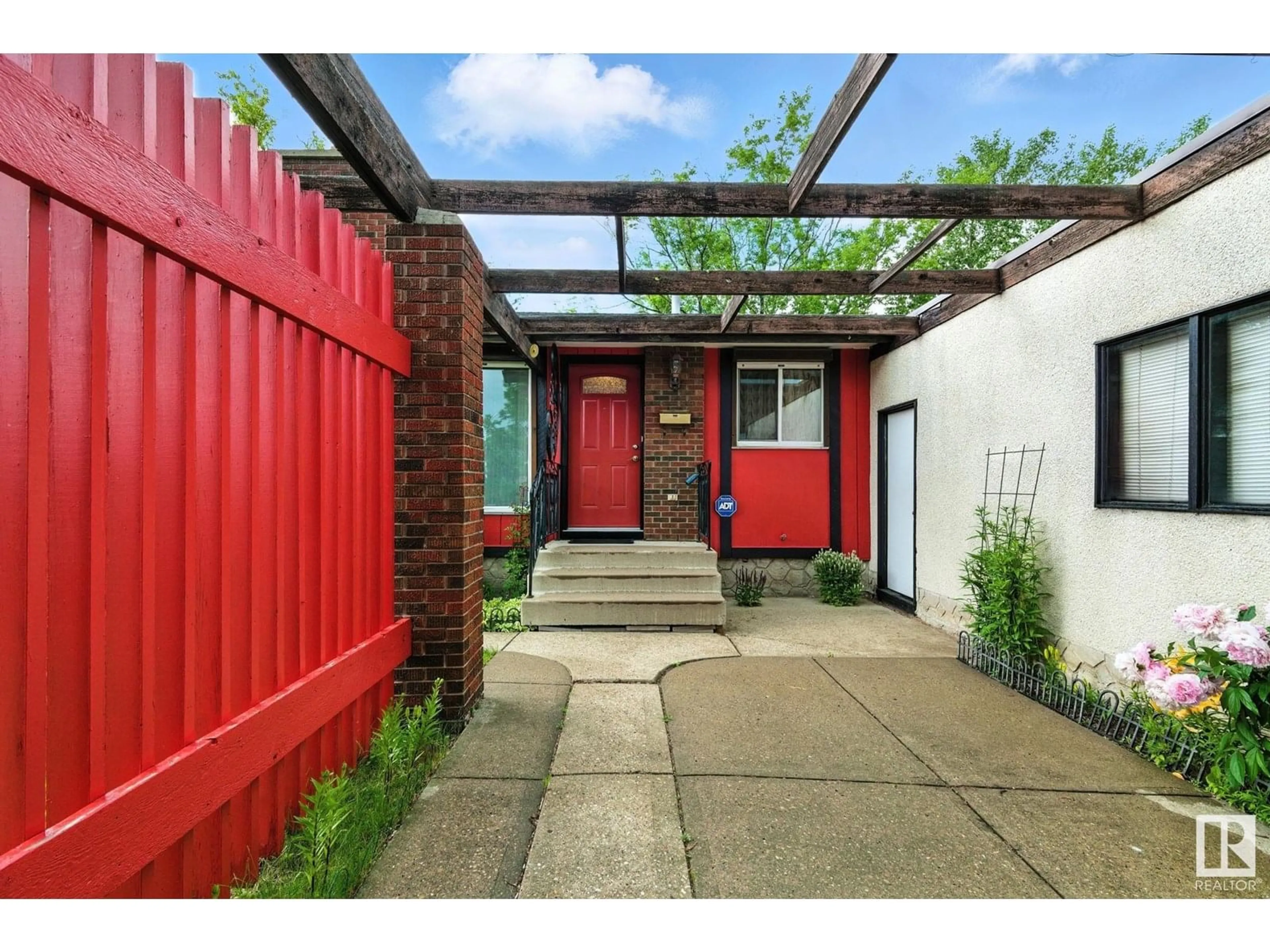 Indoor entryway for 11724 148 AV, Edmonton Alberta T5X1B6