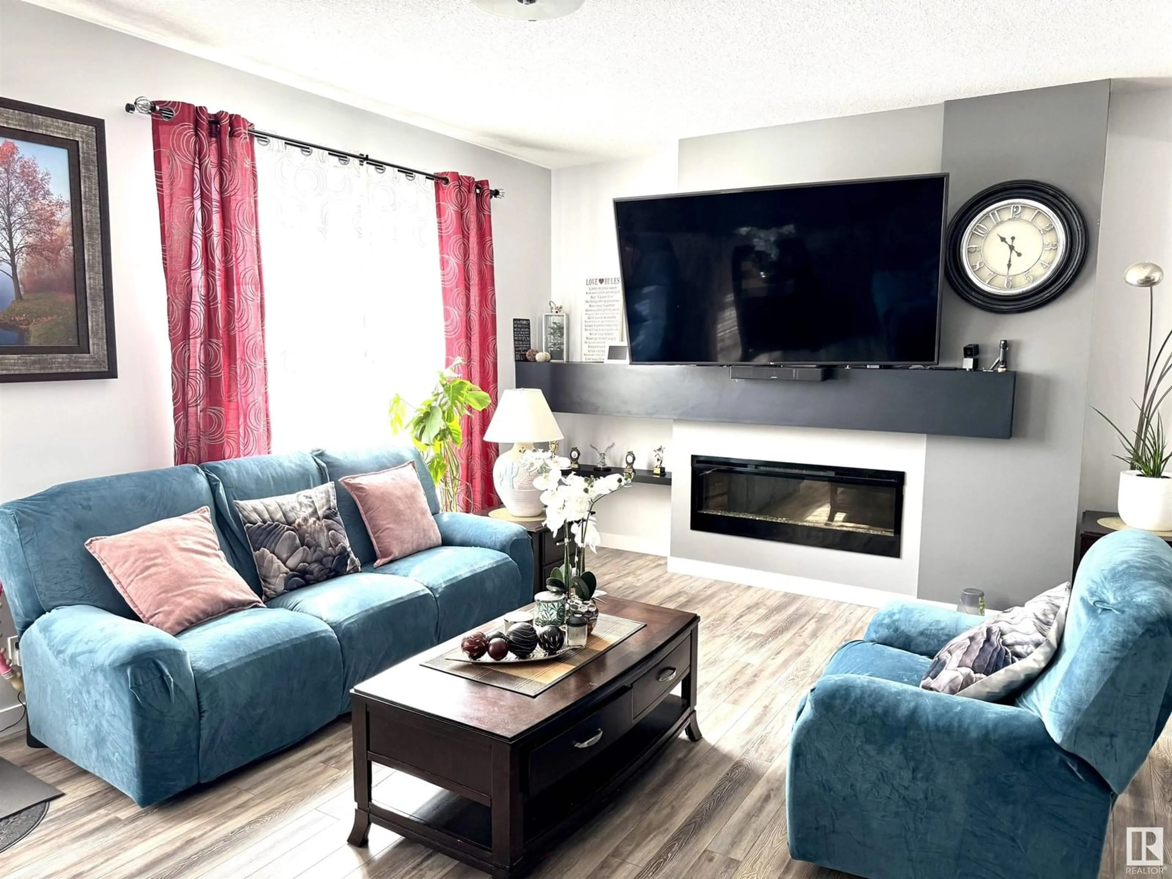 Living room with furniture, wood/laminate floor for #8 - 14715 125 ST, Edmonton Alberta T5X0G8