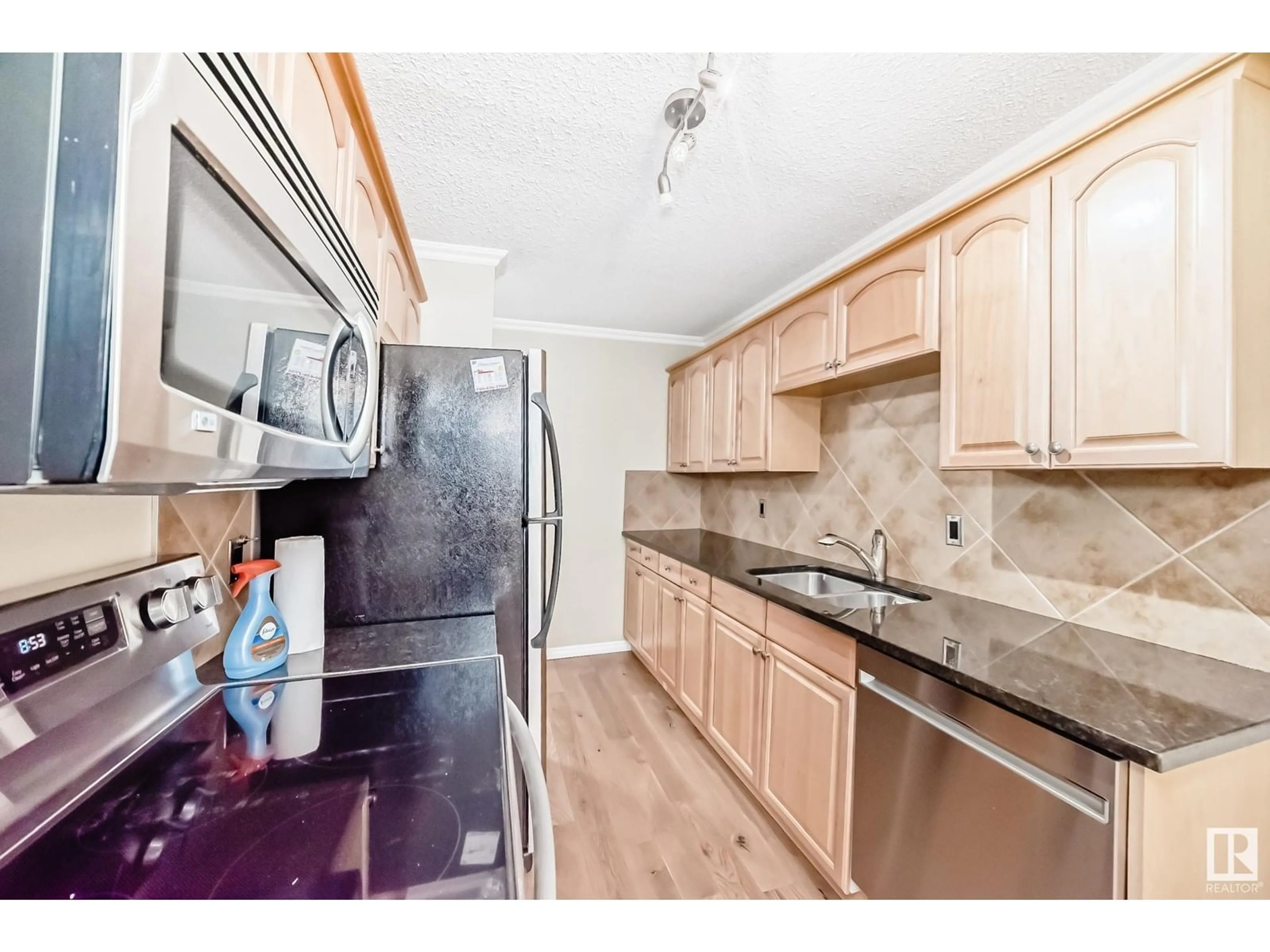 Standard kitchen, unknown for 105 - 10547 83 AV, Edmonton Alberta T6E2E1