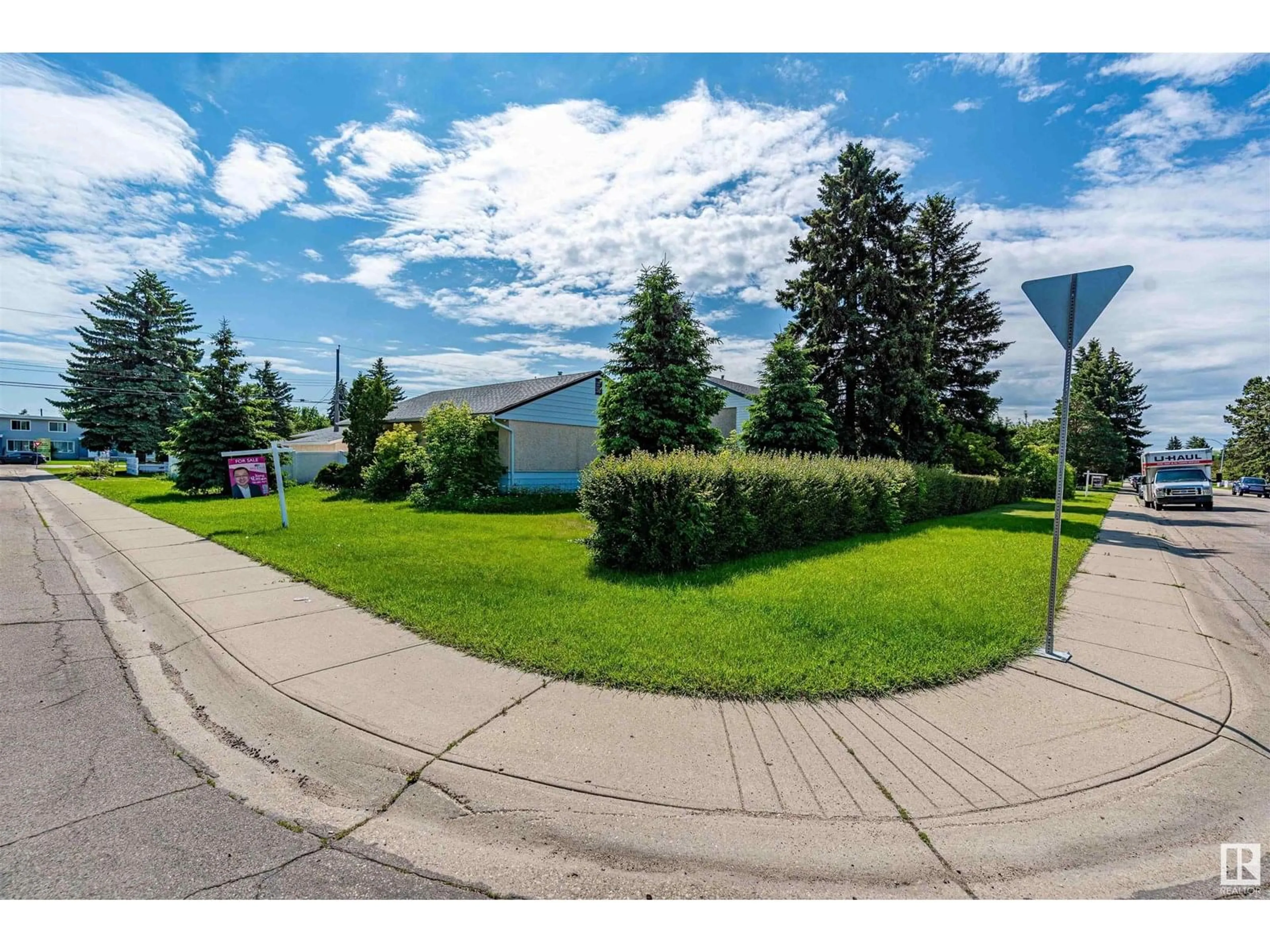 A pic from outside/outdoor area/front of a property/back of a property/a pic from drone, street for NW - 13207 131A AV, Edmonton Alberta T5L3P1