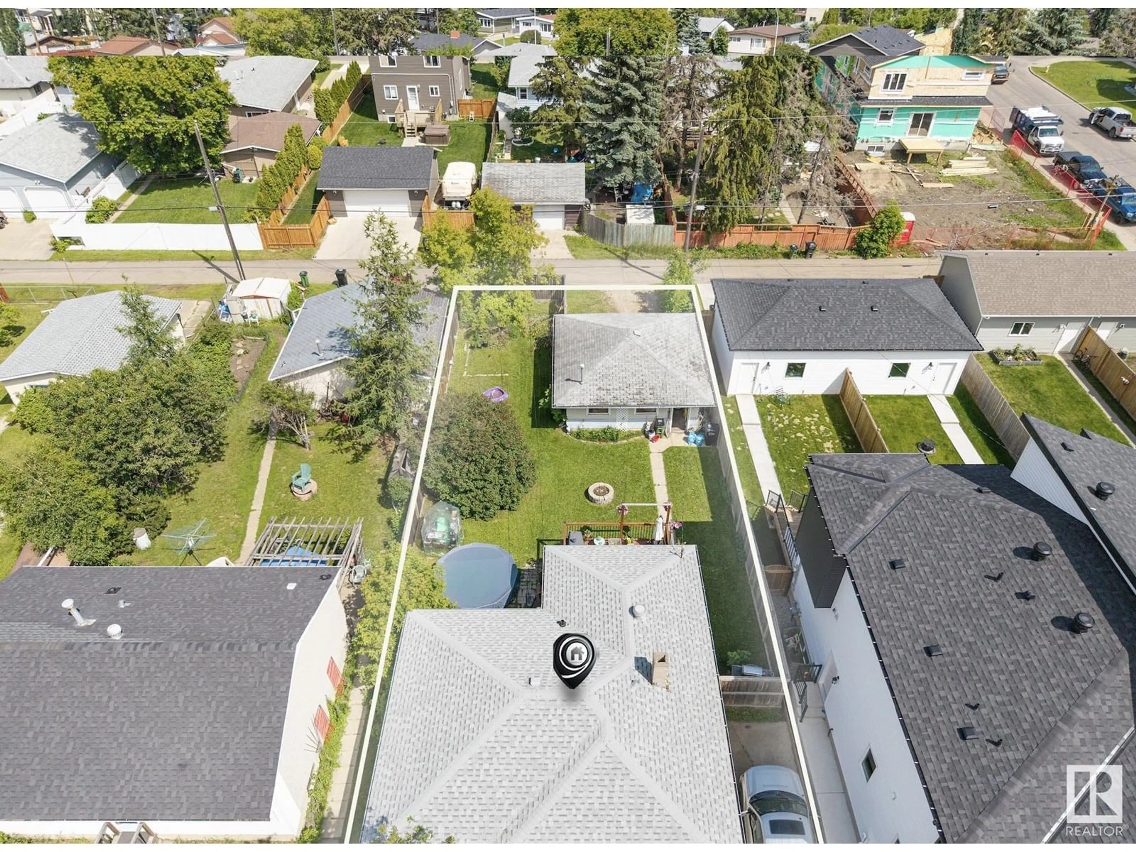 A pic from outside/outdoor area/front of a property/back of a property/a pic from drone, street for 9111 151 ST, Edmonton Alberta T5R1J5