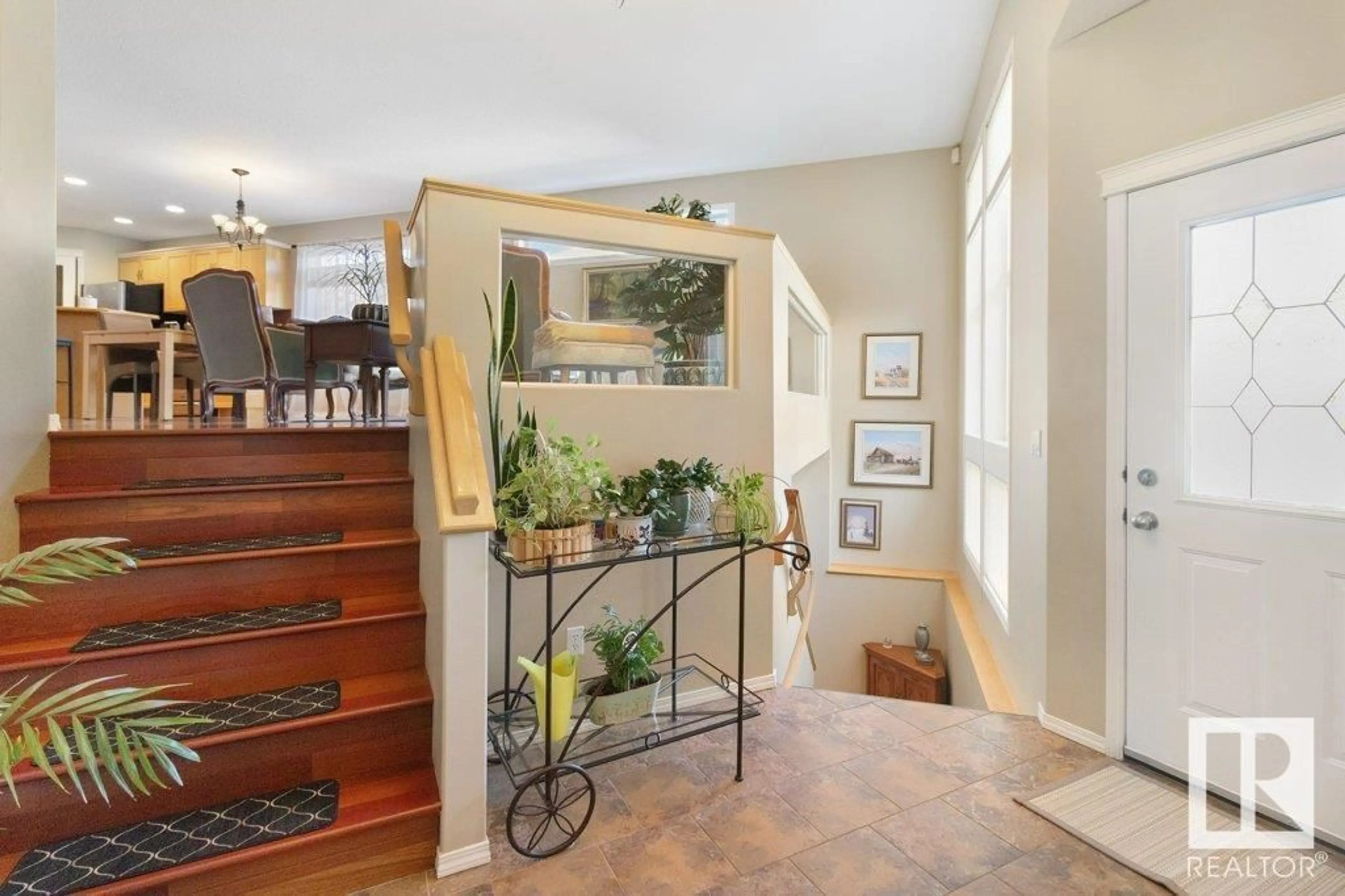 Indoor entryway for 55 RIDGEHAVEN CR, Sherwood Park Alberta T8A6H9