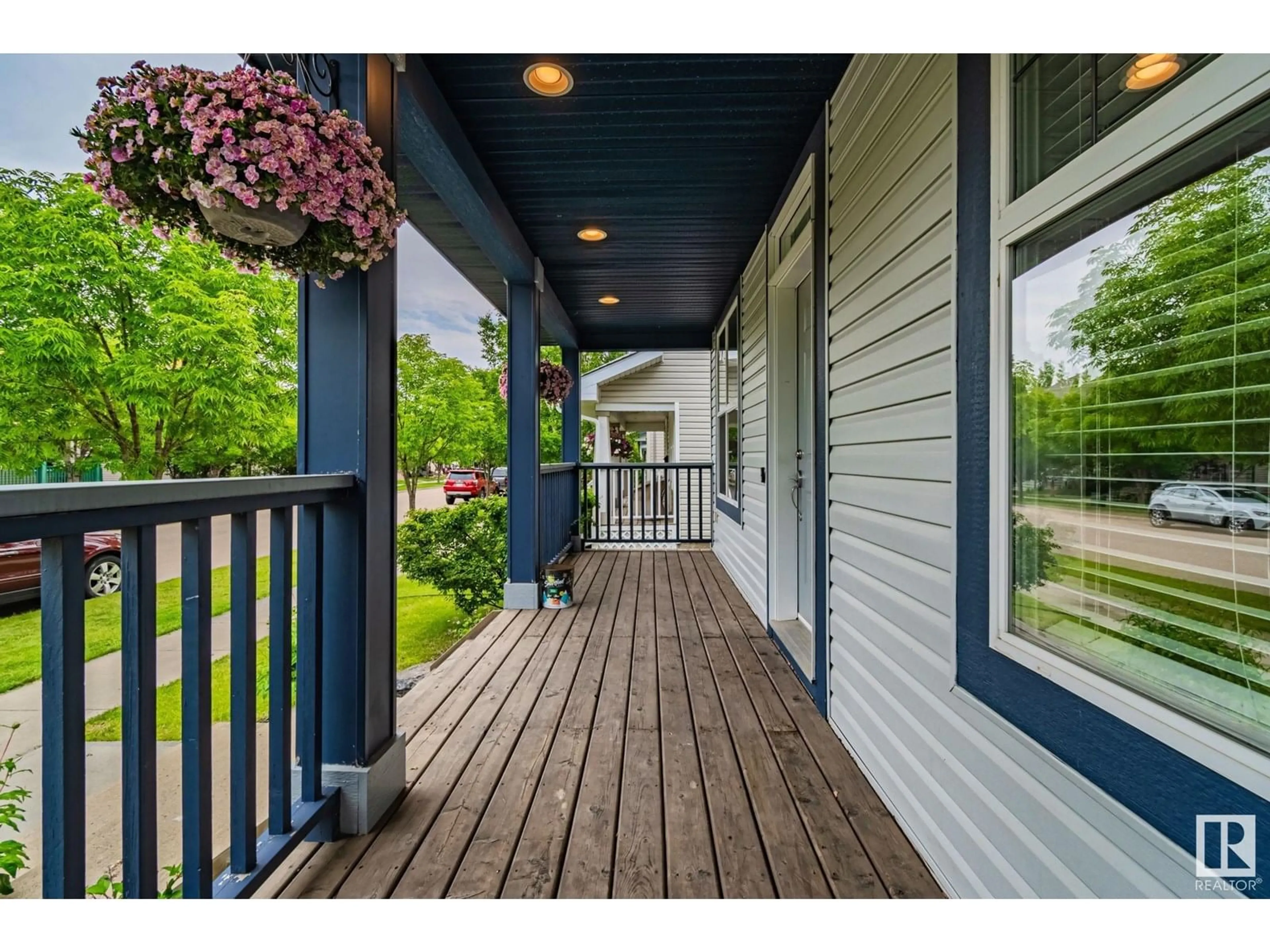 Indoor entryway for 5343 TERWILLEGAR BV, Edmonton Alberta T6R3H9