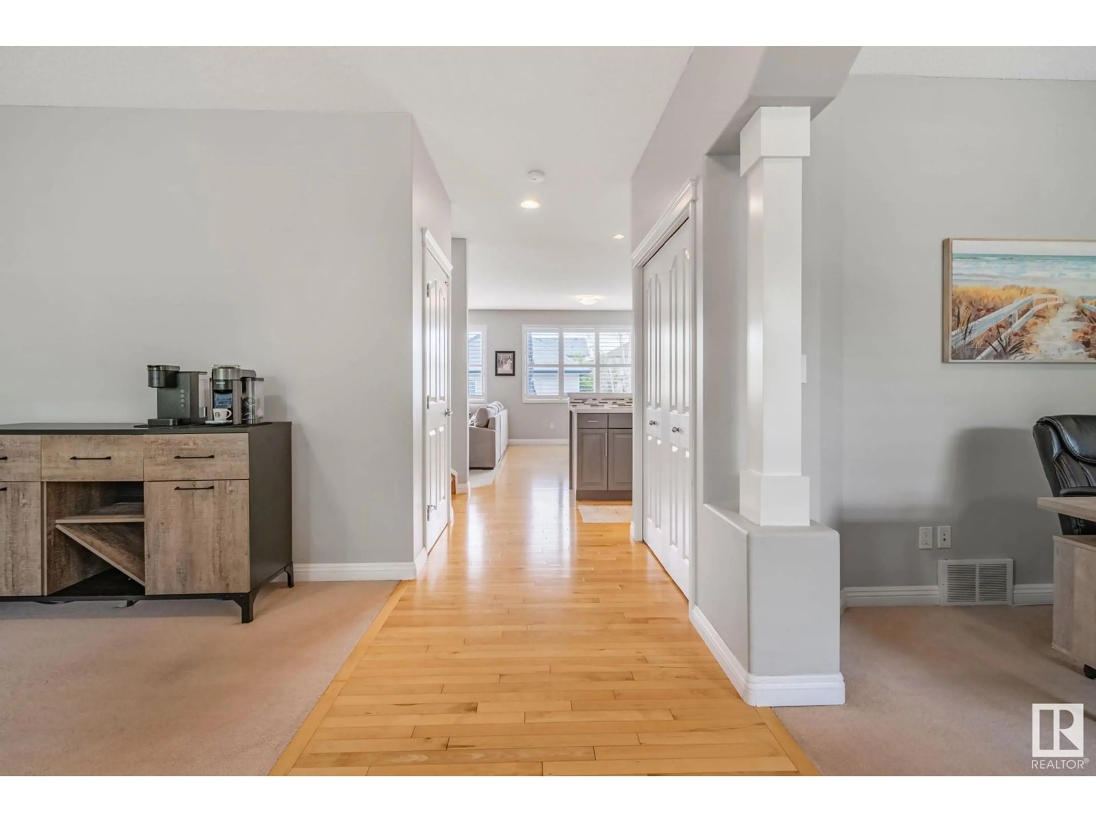 Indoor entryway for 5343 TERWILLEGAR BV, Edmonton Alberta T6R3H9