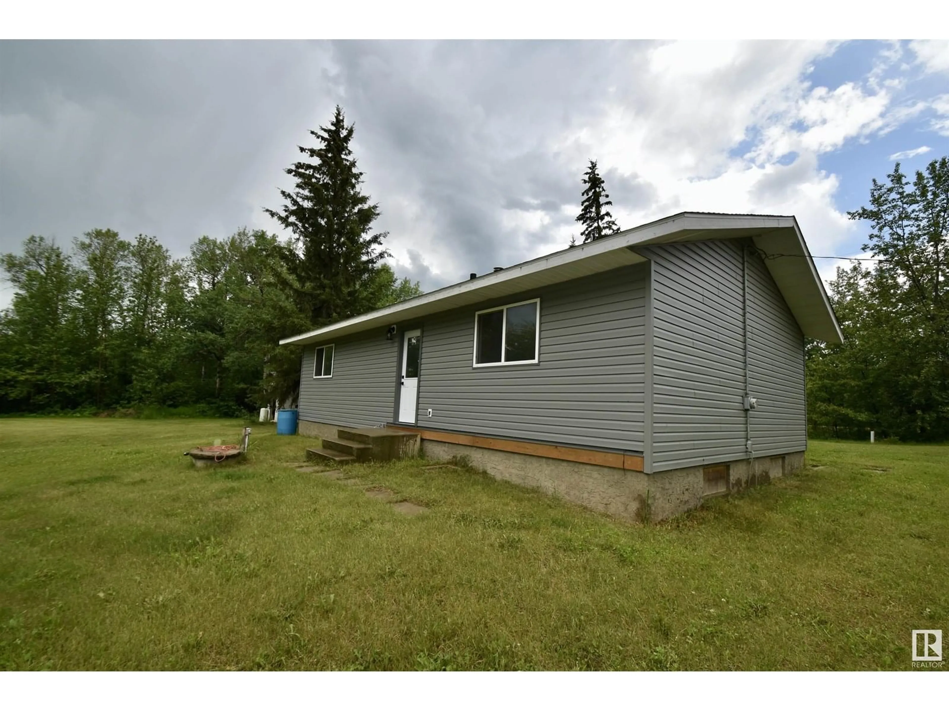 A pic from outside/outdoor area/front of a property/back of a property/a pic from drone, building for 3 13239 TWP RD 615, Rural Smoky Lake County Alberta T0A3C0