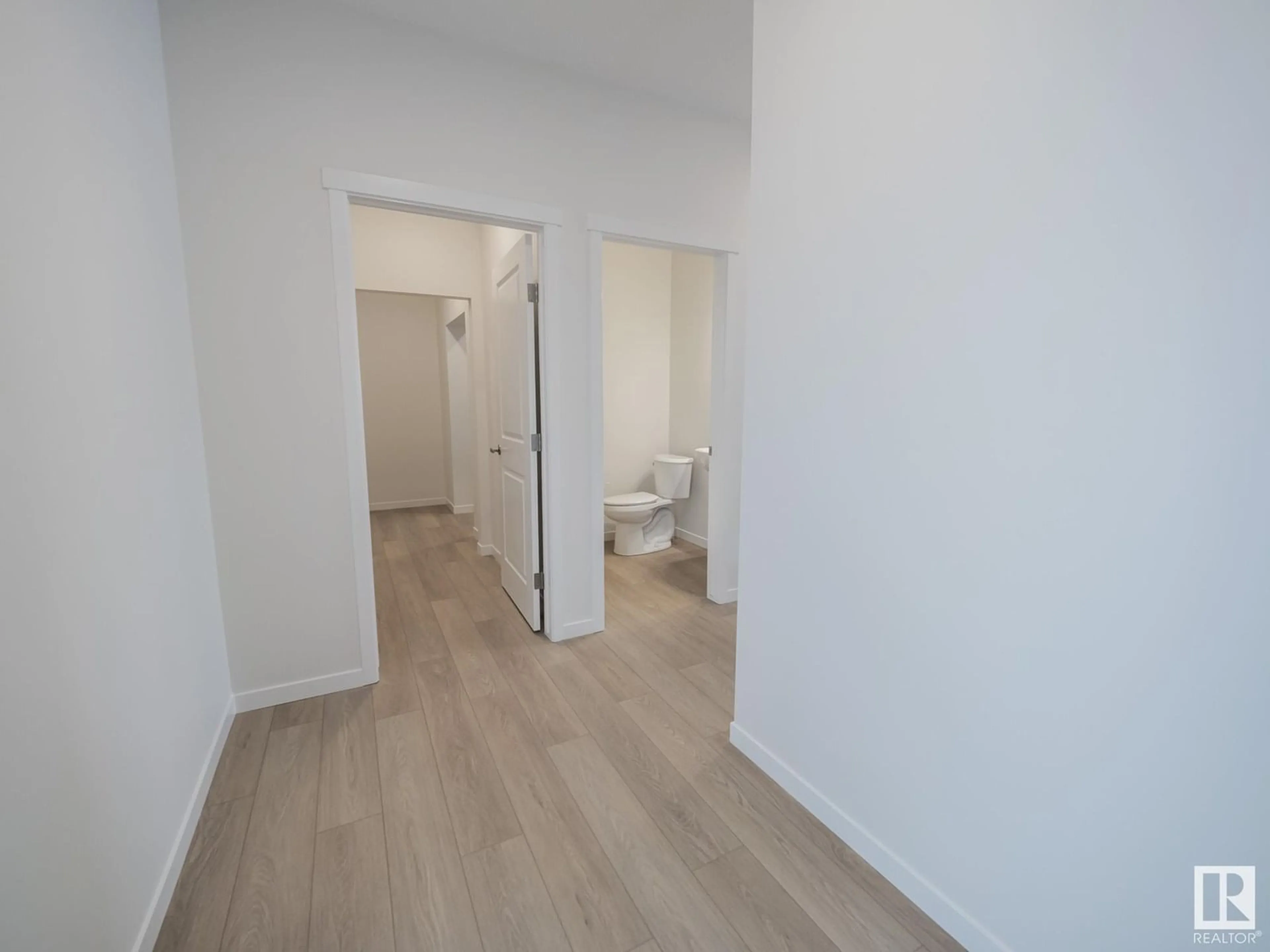 A pic of a room for 8720 224 ST, Edmonton Alberta T5T7Y5