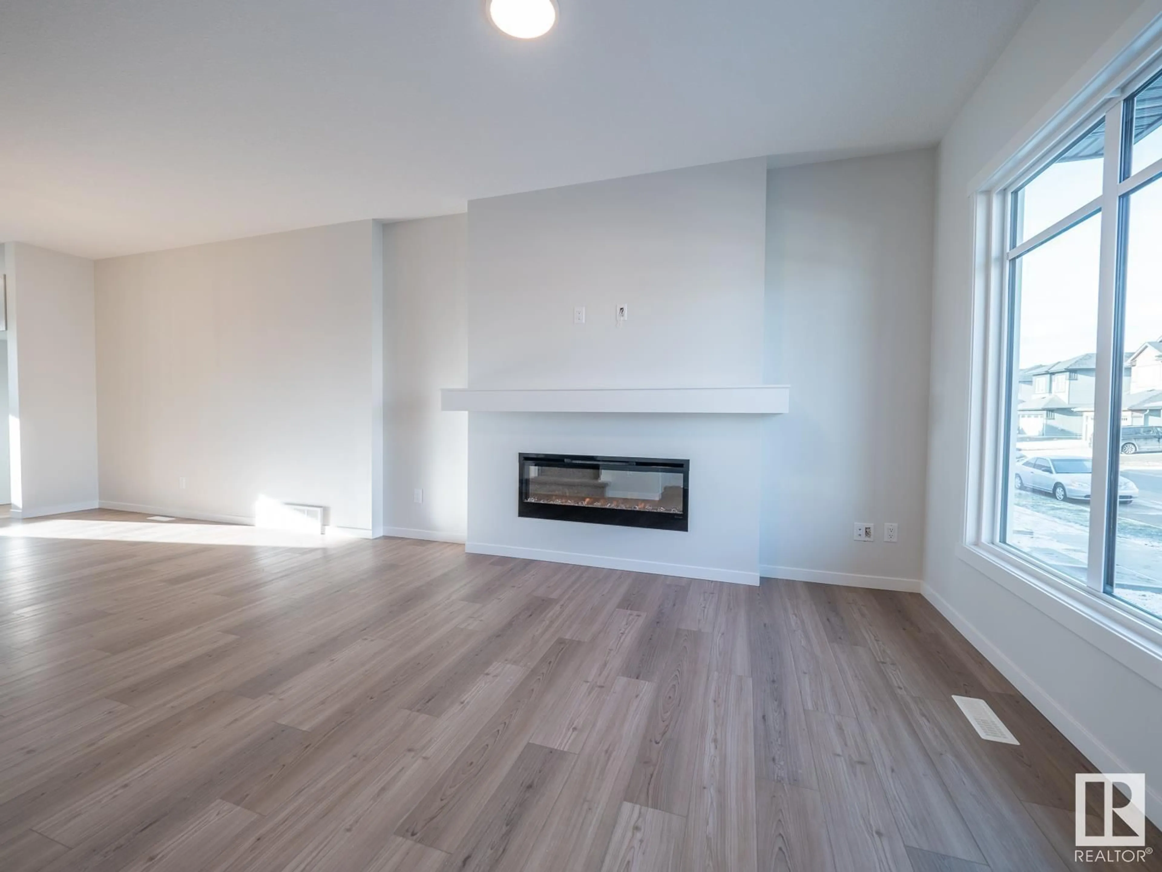 A pic of a room for 9332 229 ST, Edmonton Alberta T5T4W8
