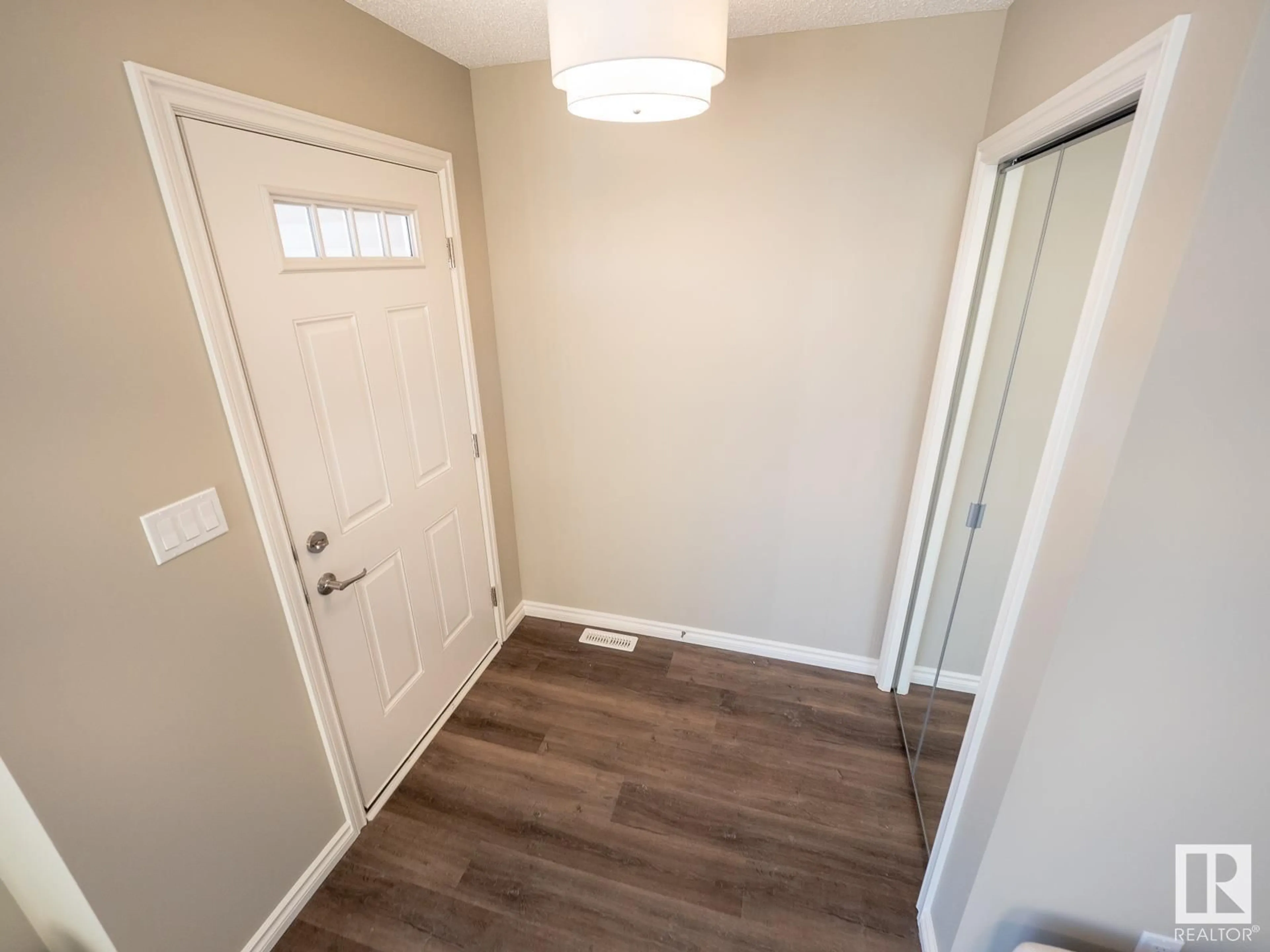 Indoor entryway for 187 GRIESBACH RD, Edmonton Alberta T5E2K1