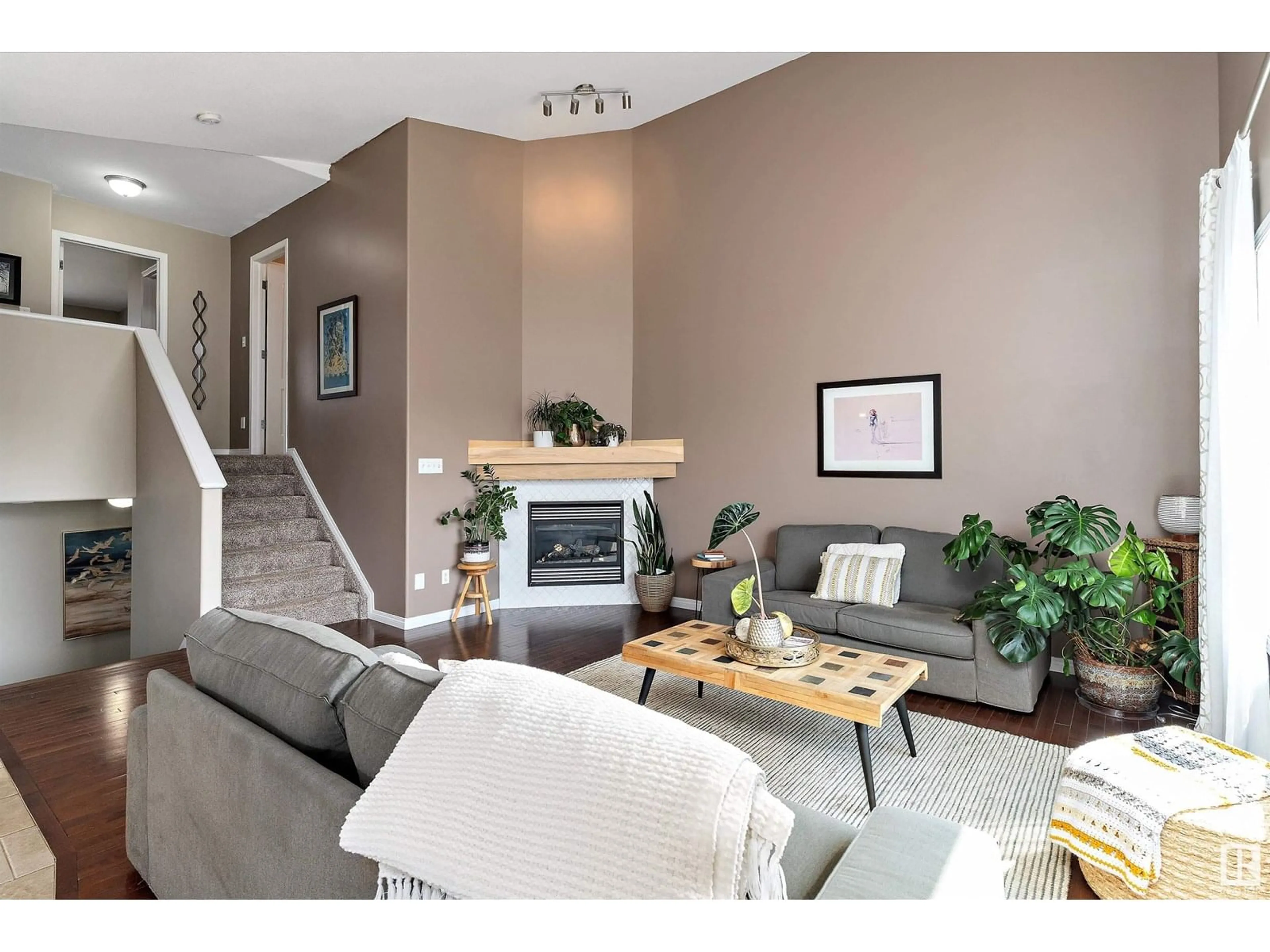 Living room with furniture, unknown for 112 RUE MAGNAN, Beaumont Alberta T4X0A5