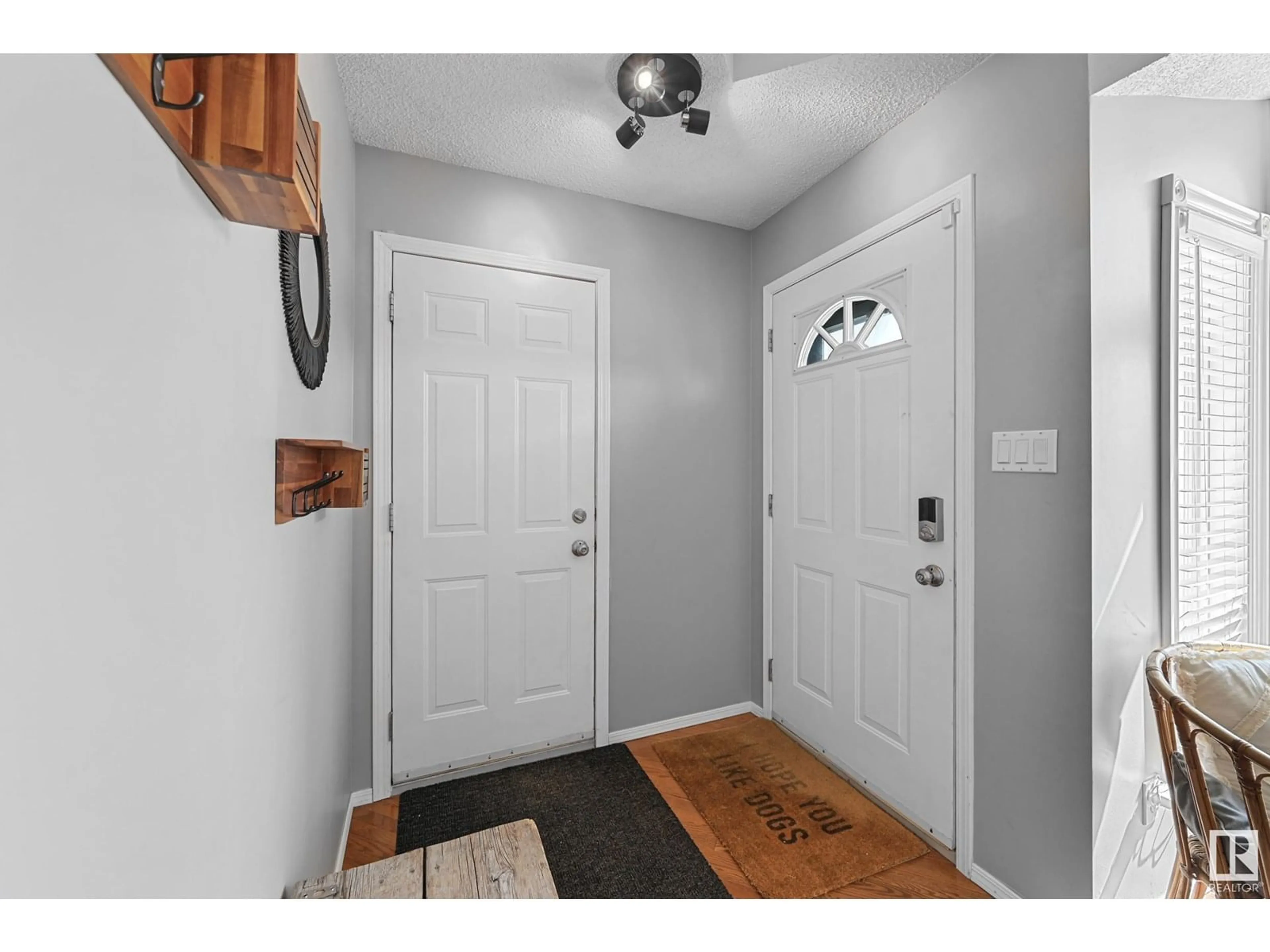 Indoor entryway for NW - 5624 189A ST, Edmonton Alberta T6M2G7