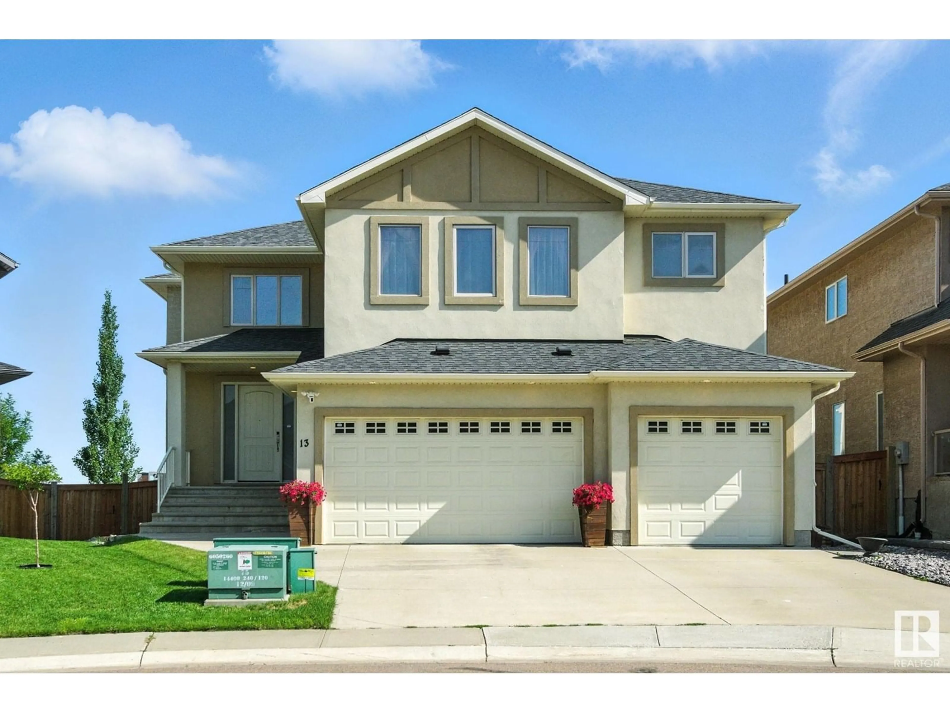 Home with vinyl exterior material, street for 13 GALLOWAY ST, Sherwood Park Alberta T8A4X6