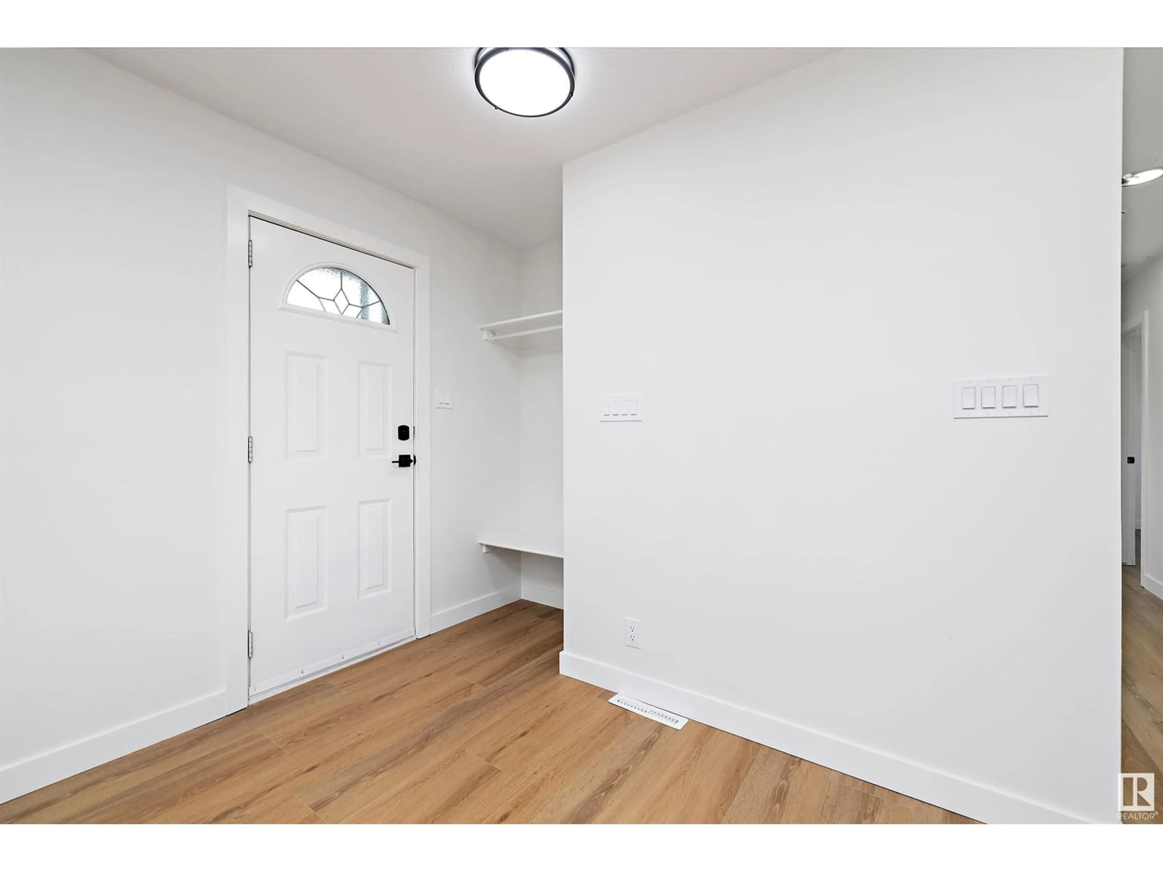 Indoor entryway for NW - 13628 139 ST, Edmonton Alberta T5L2C4