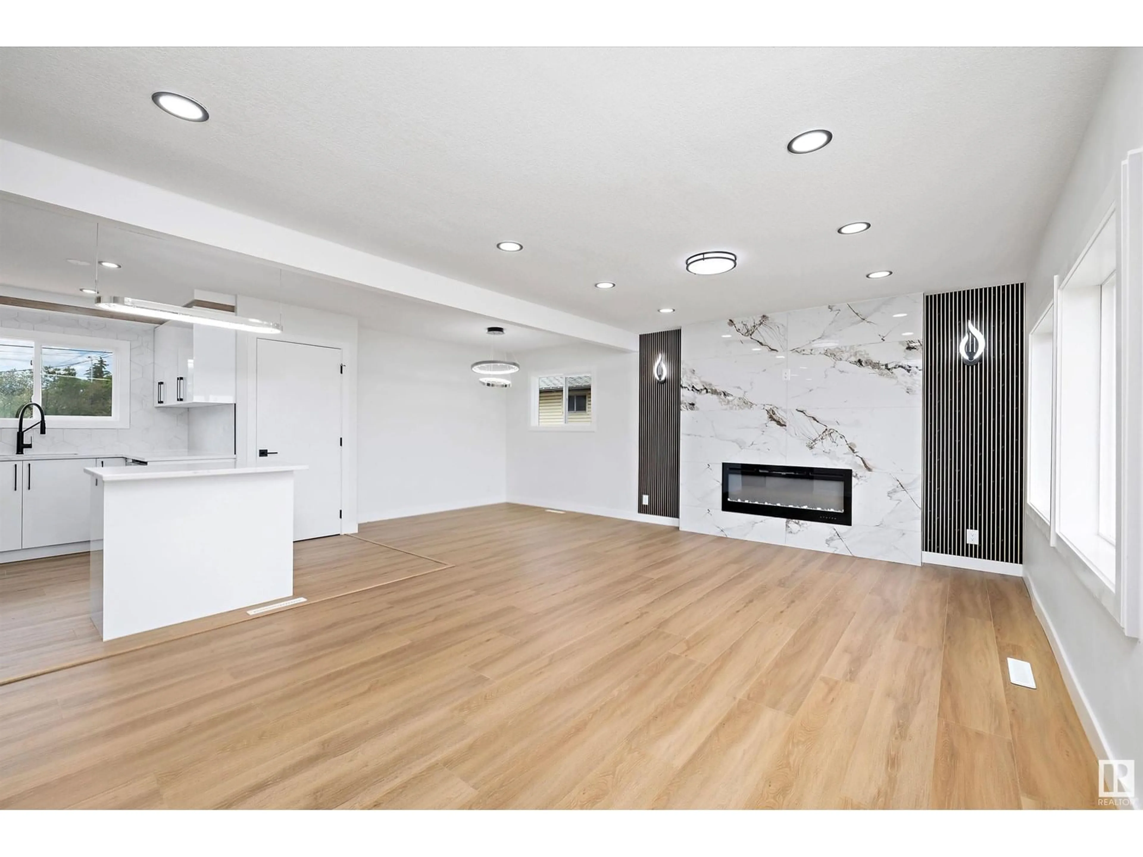Unknown for NW - 13628 139 ST, Edmonton Alberta T5L2C4