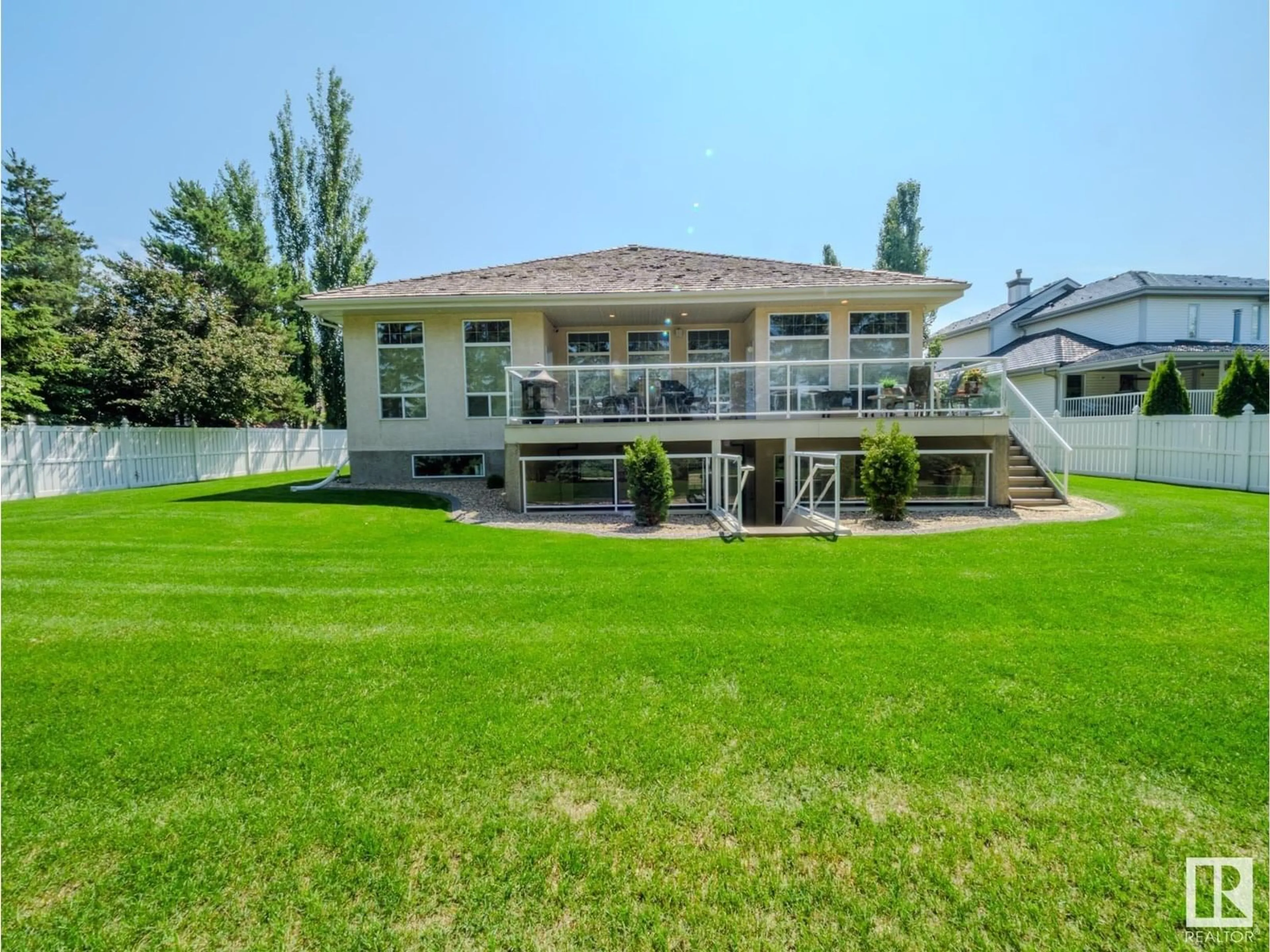 A pic from outside/outdoor area/front of a property/back of a property/a pic from drone, water/lake/river/ocean view for 301 ESTATE DR, Sherwood Park Alberta T8B1L8