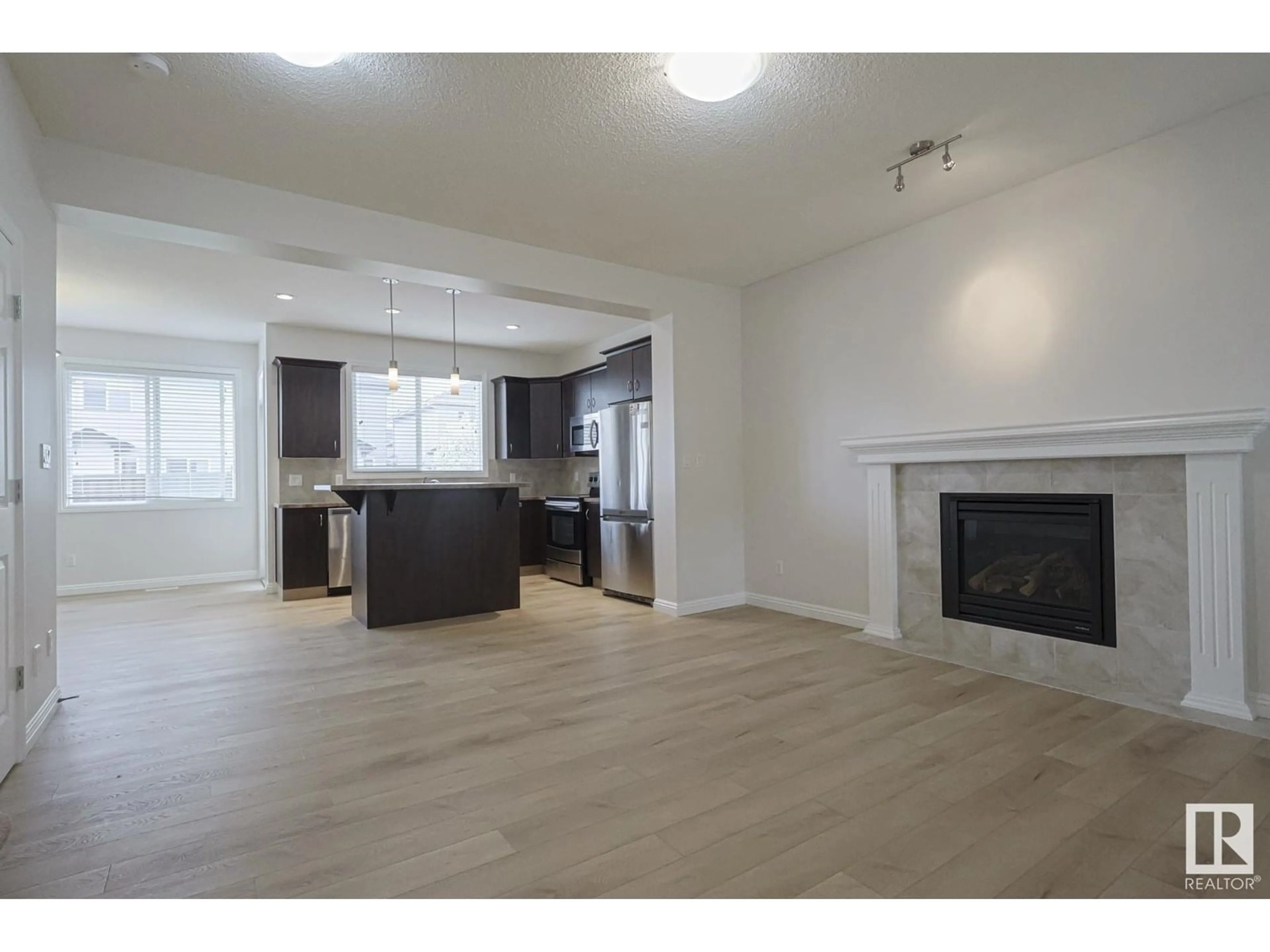 Unknown for 2533 COLE CR, Edmonton Alberta T6W2A3