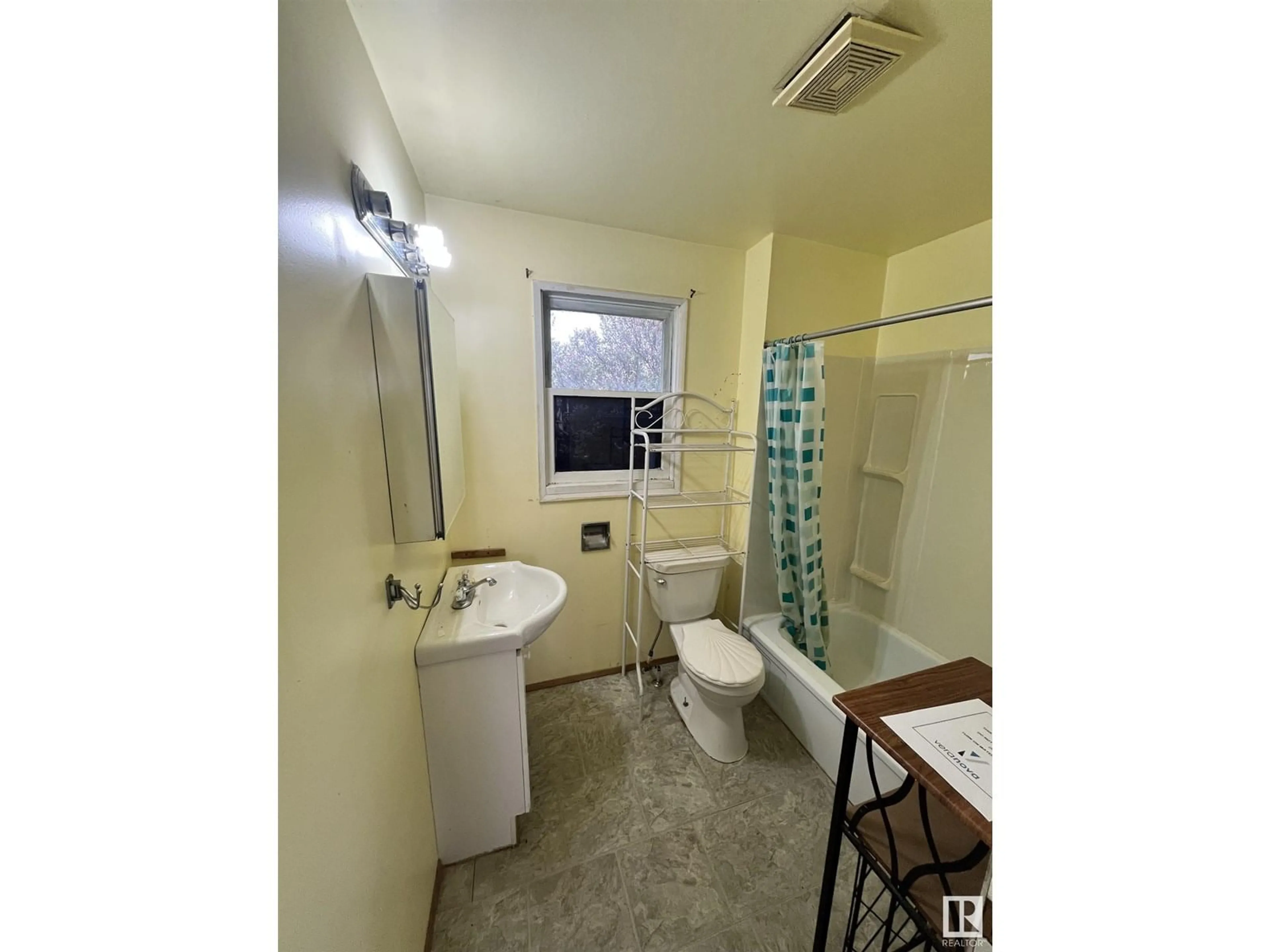 Standard bathroom, unknown for 4803 50B AV, Waskatenau Alberta T0A3P0