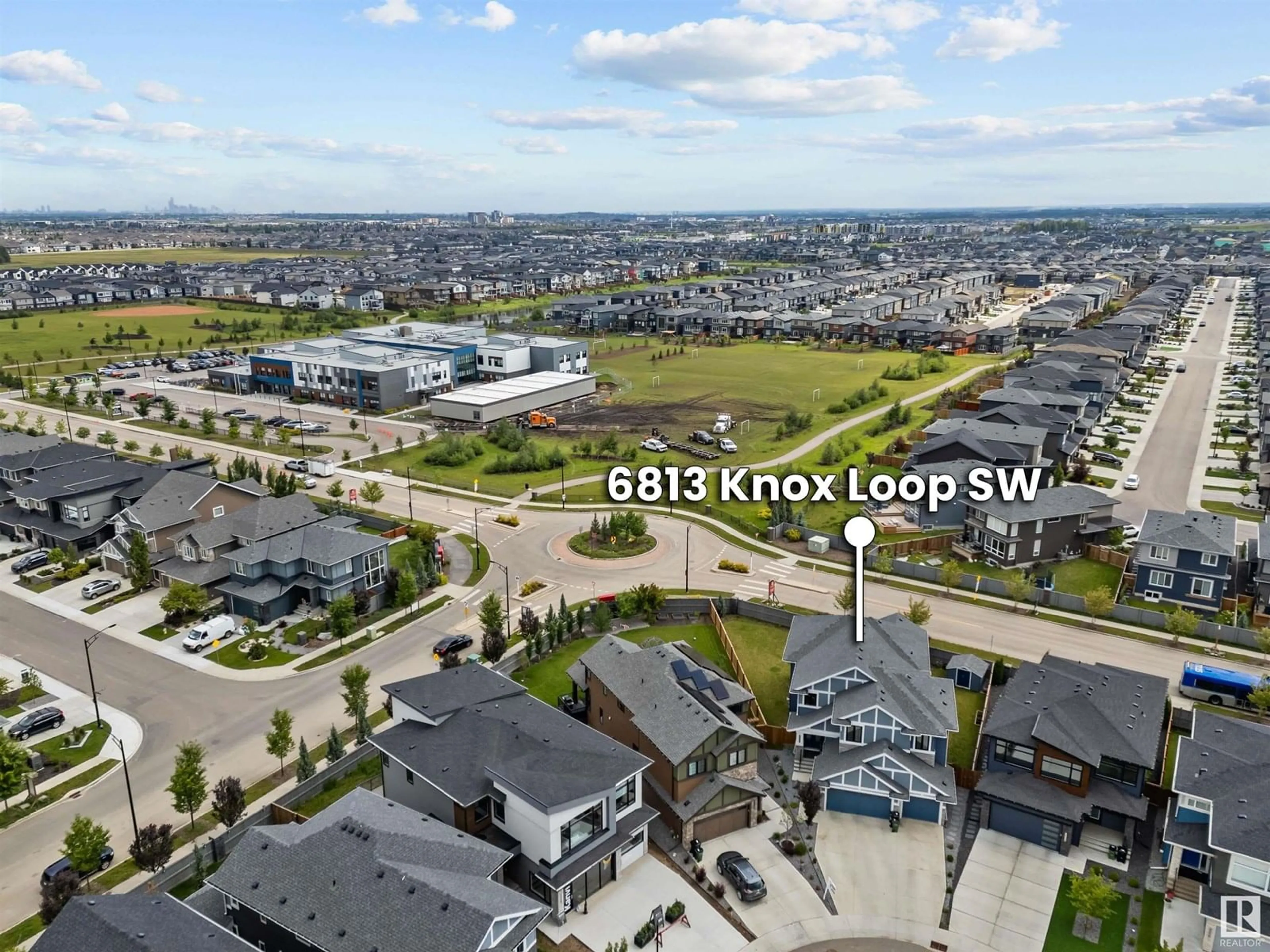 A pic from outside/outdoor area/front of a property/back of a property/a pic from drone, unknown for SW - 6813 KNOX LO, Edmonton Alberta T6W4R3