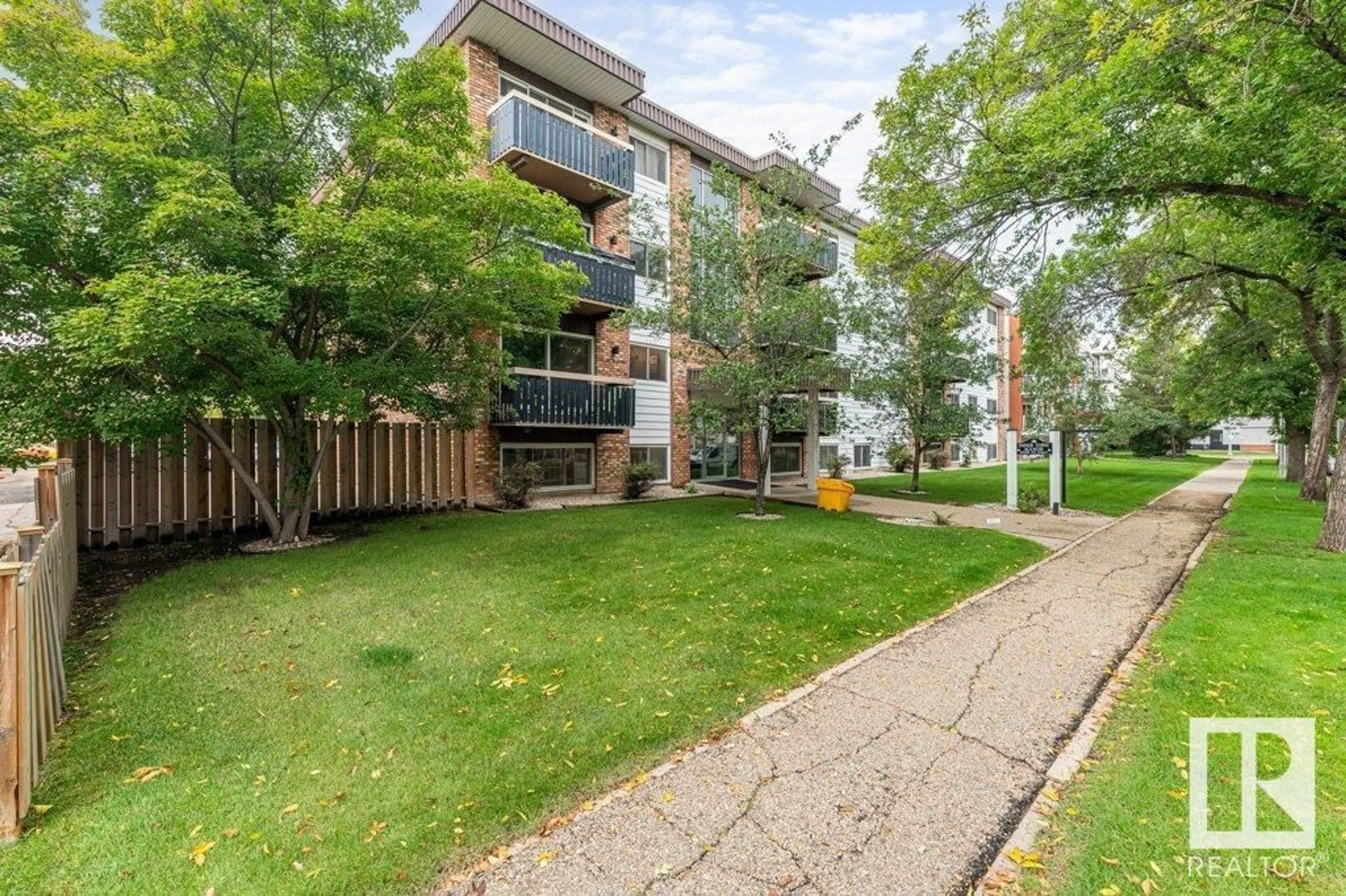 Patio, street for #404 - 10320 113 ST, Edmonton Alberta T5K1P6