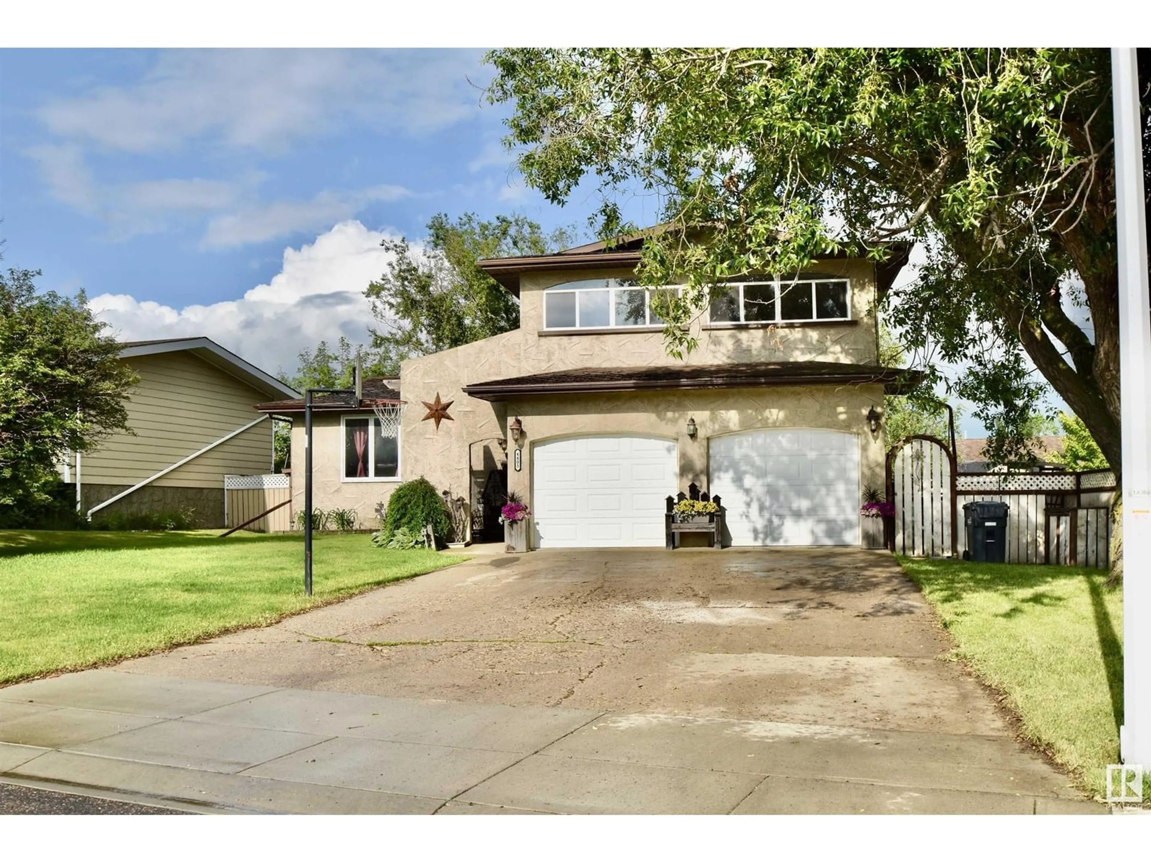 Home with vinyl exterior material, street for 4405 46A ST, St. Paul Town Alberta T0A3A3