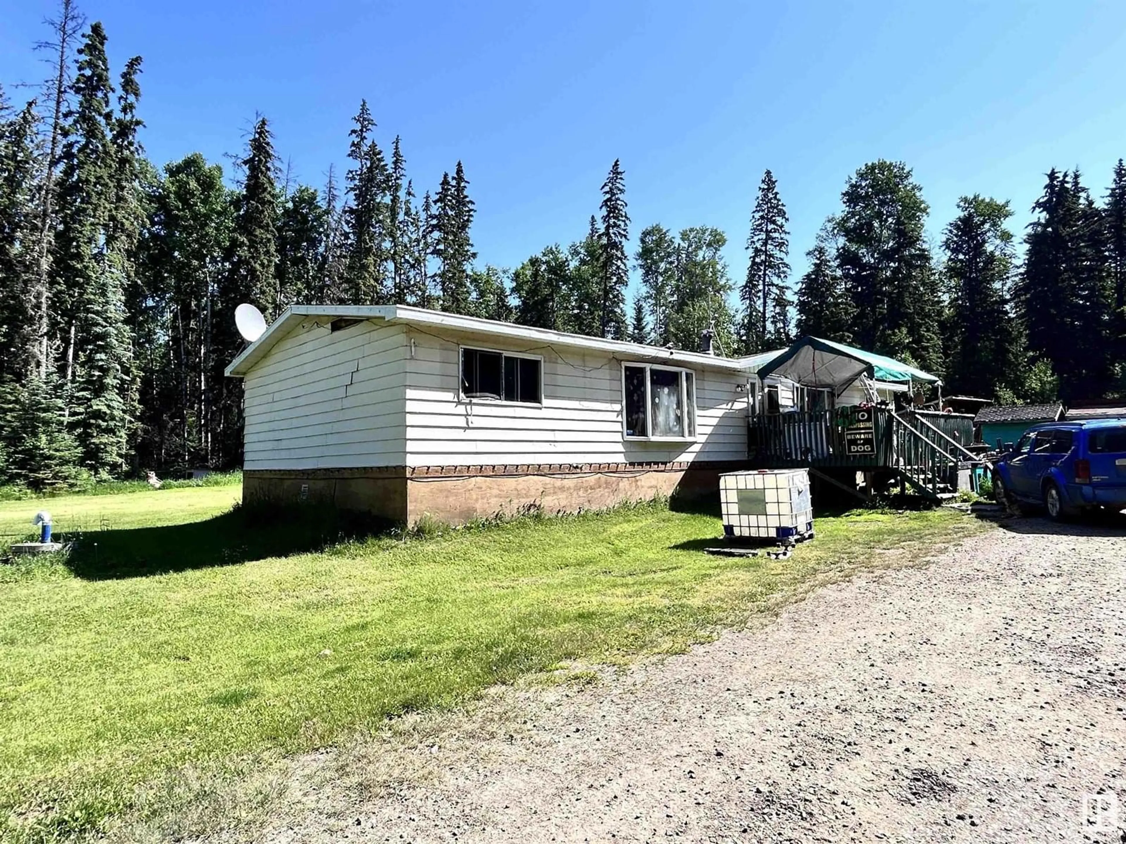 A pic from outside/outdoor area/front of a property/back of a property/a pic from drone, unknown for 3260 CALLING LAKE DRIVE, Calling Lake Alberta T0G0K0