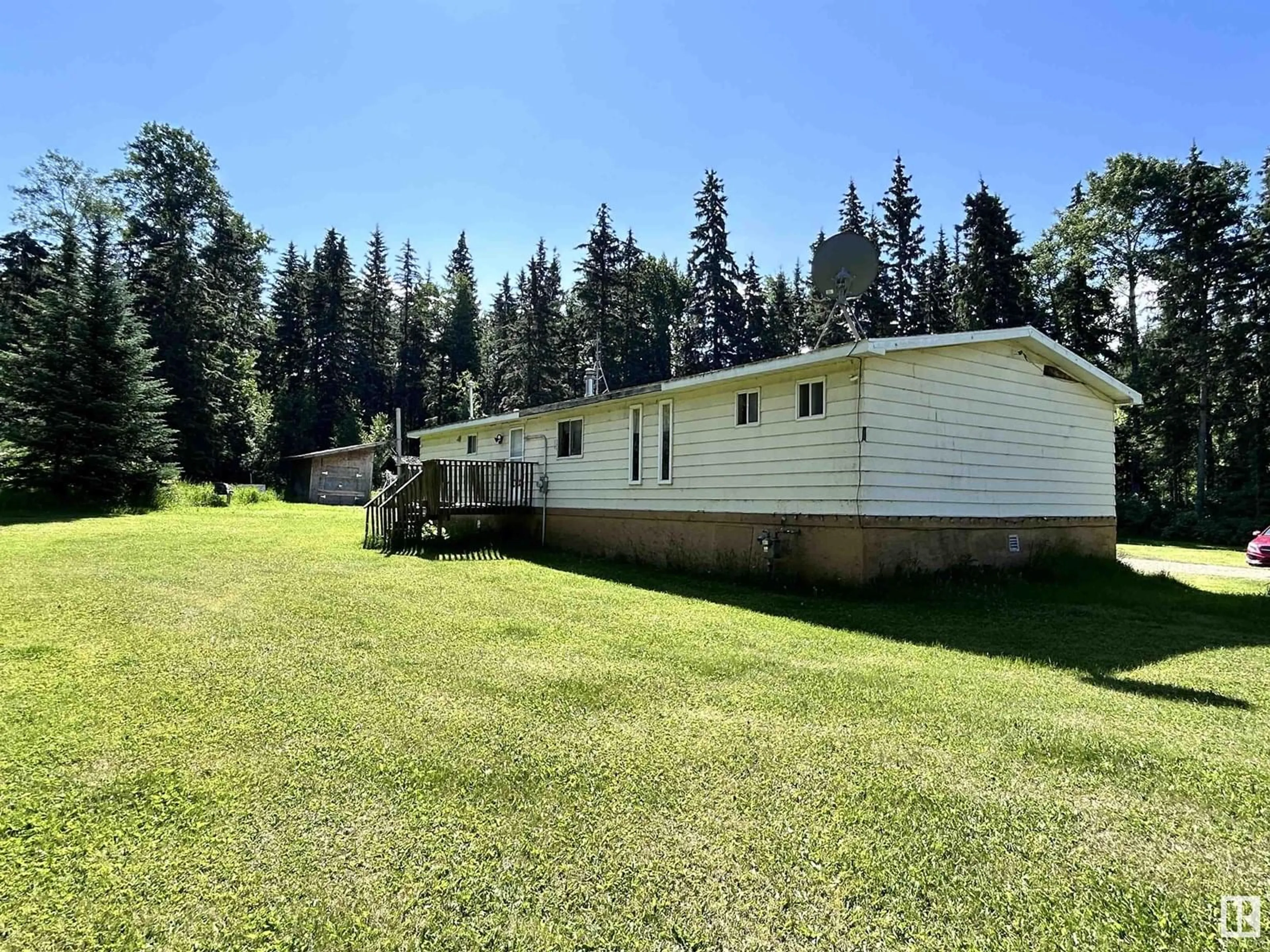 A pic from outside/outdoor area/front of a property/back of a property/a pic from drone, unknown for 3260 CALLING LAKE DRIVE, Calling Lake Alberta T0G0K0